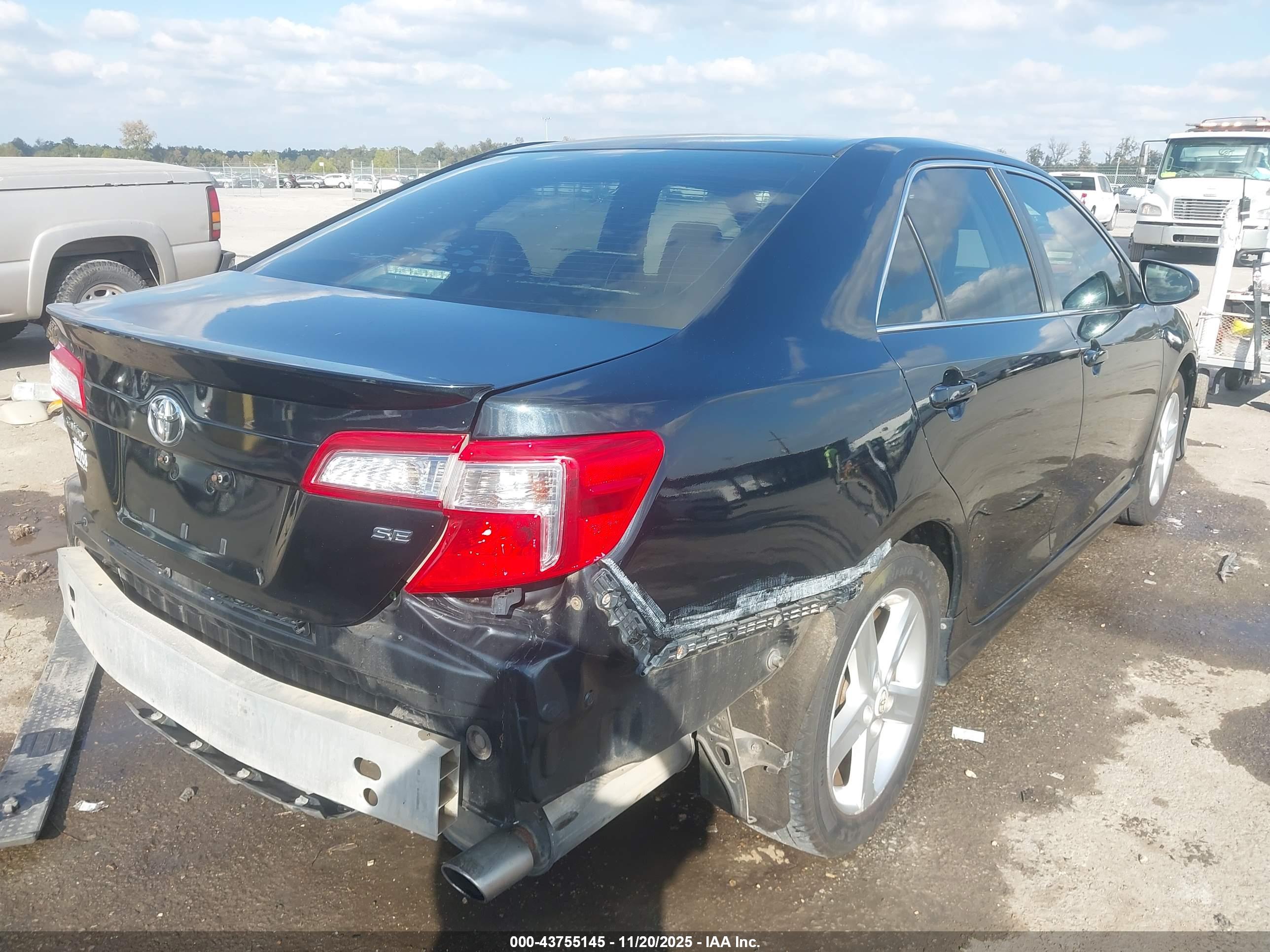 TOYOTA CAMRY image 4