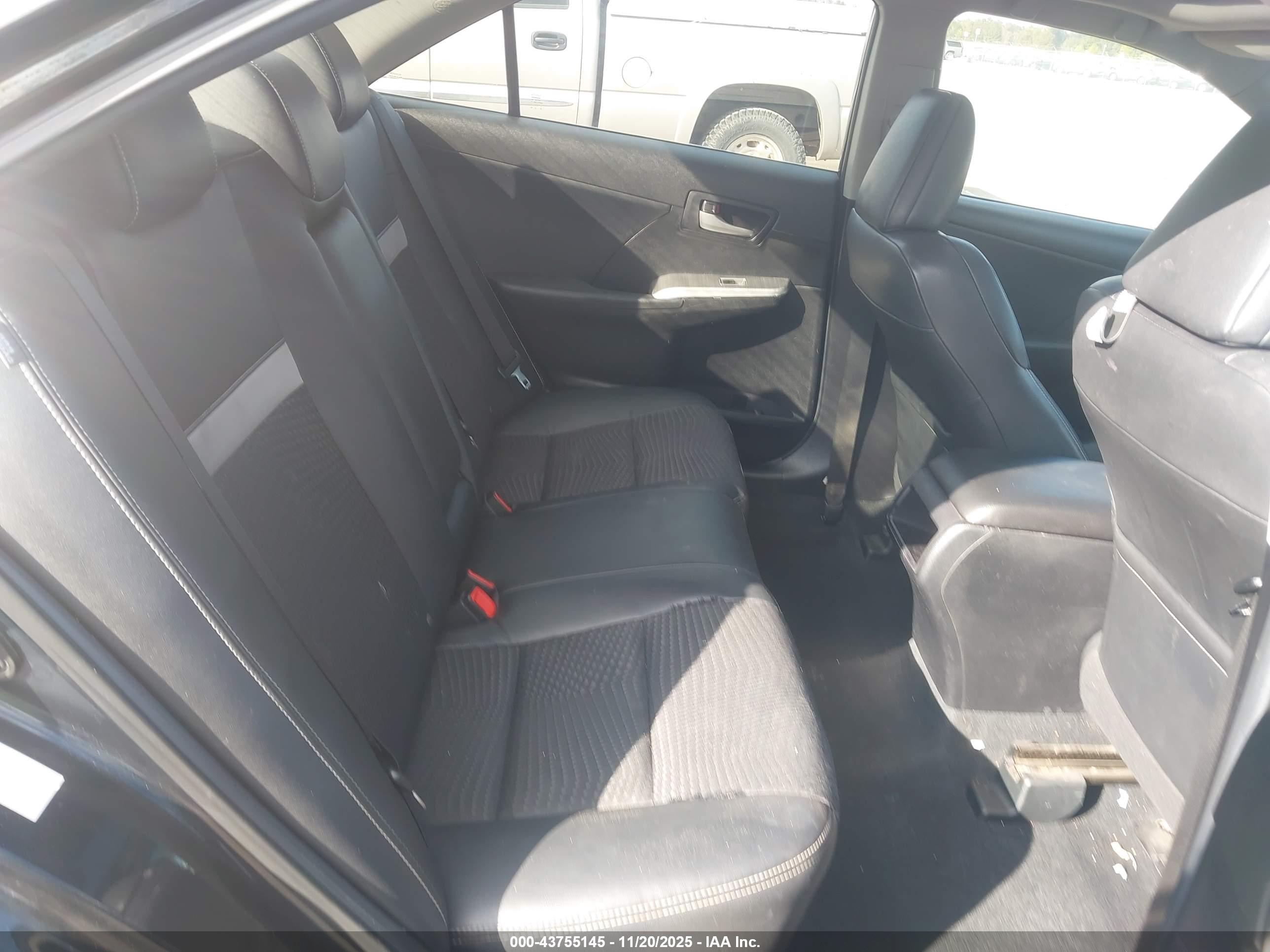 TOYOTA CAMRY image 8