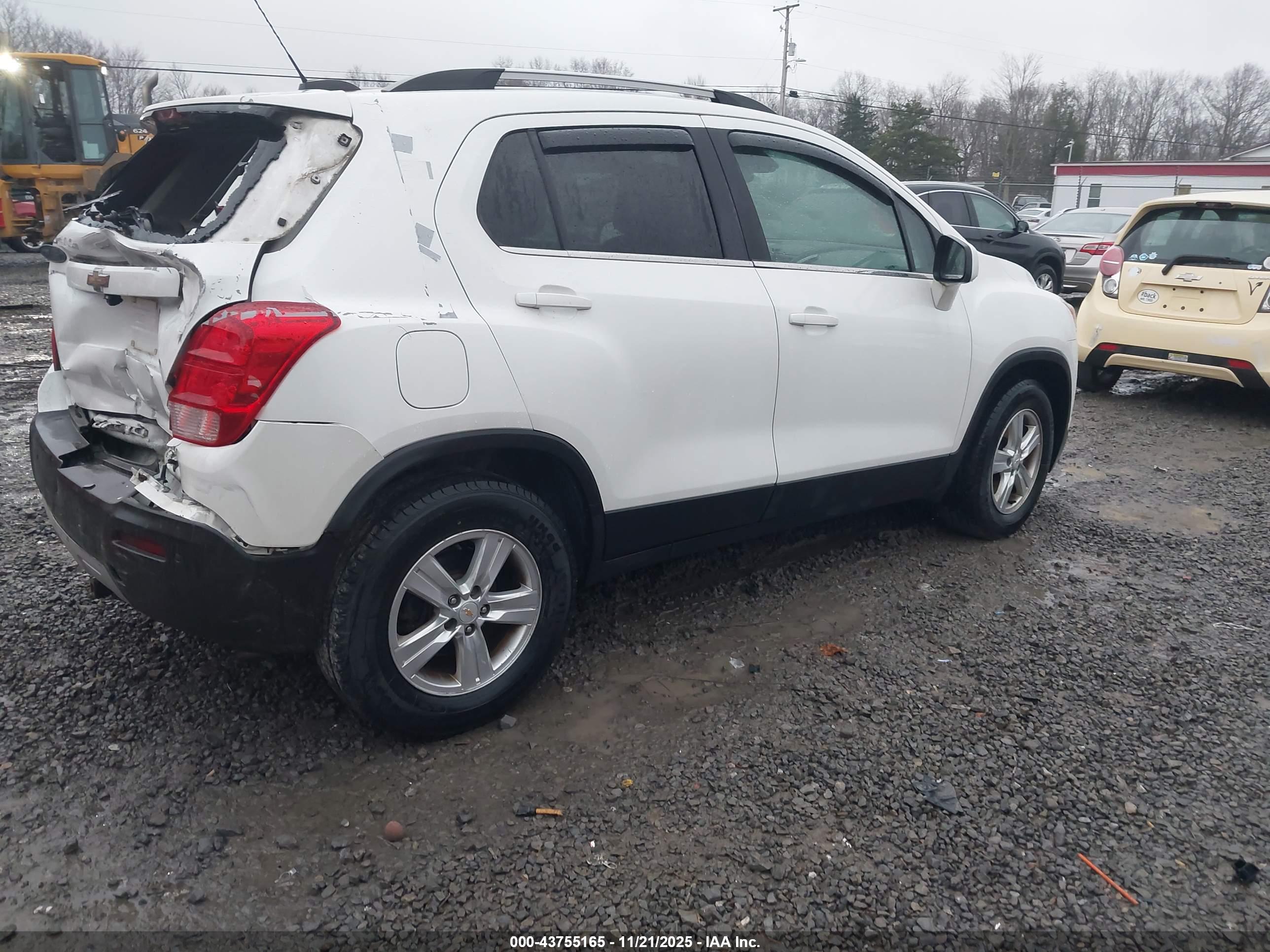 CHEVROLET TRAX image 4