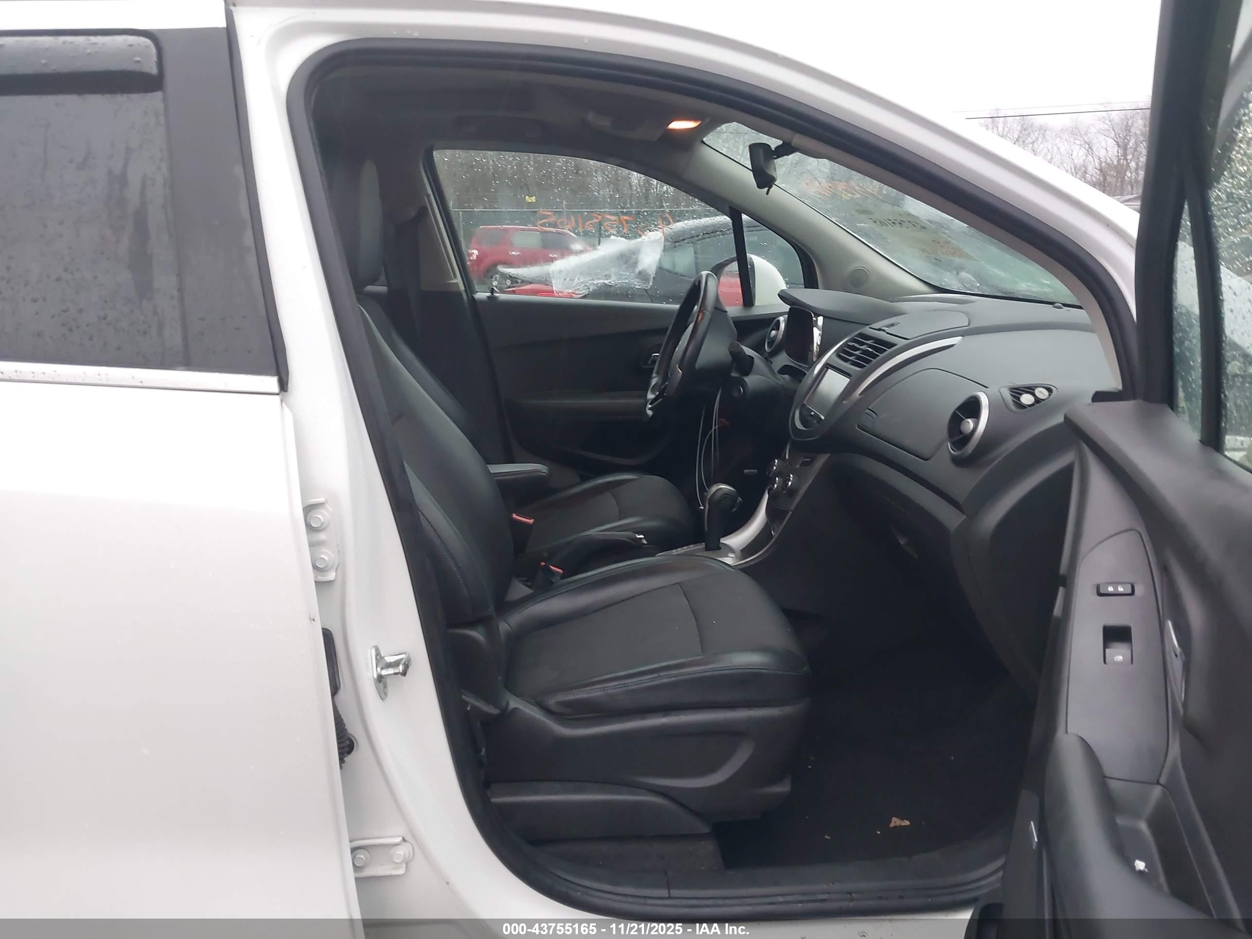 CHEVROLET TRAX image 5