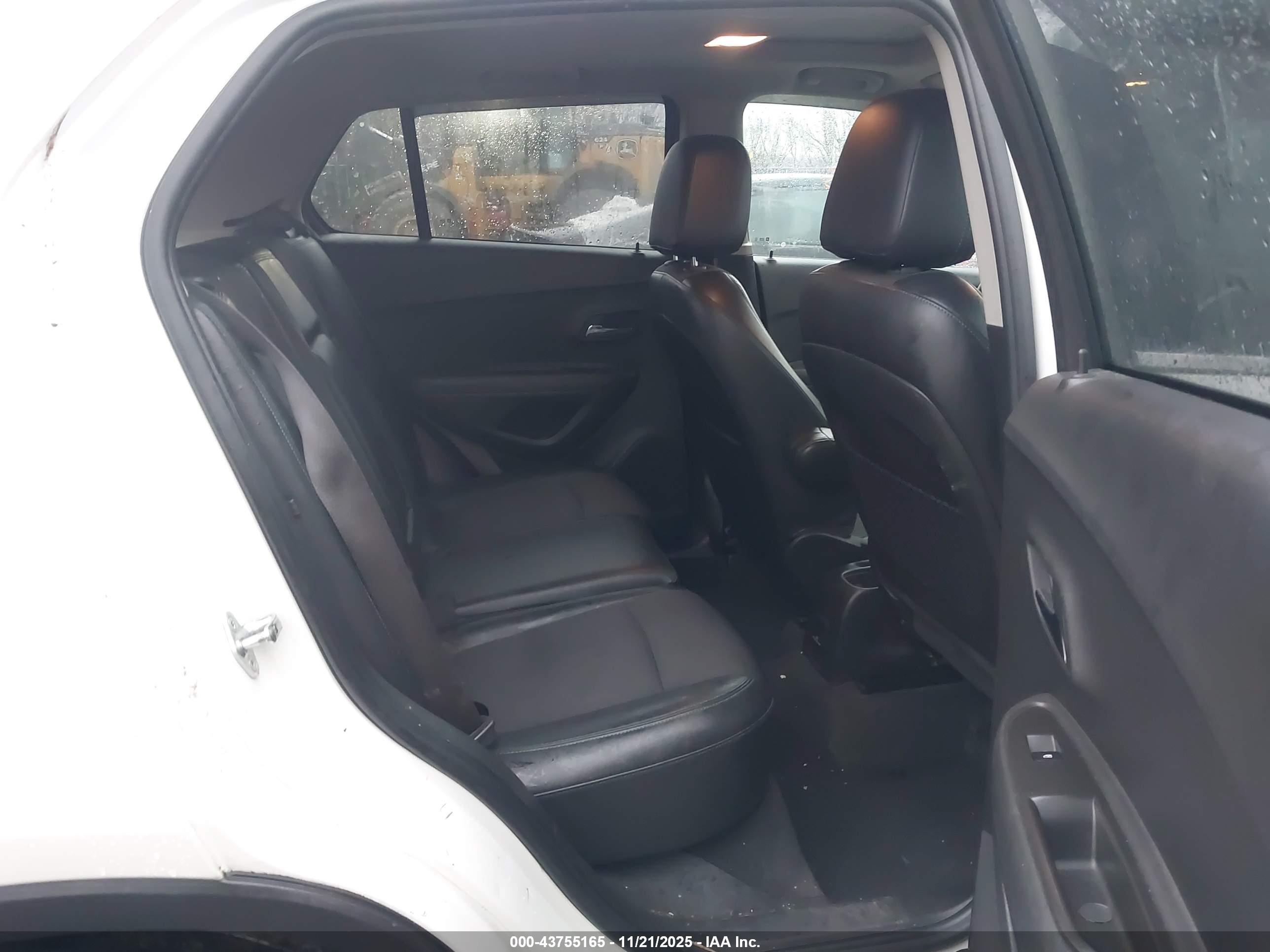 CHEVROLET TRAX image 8