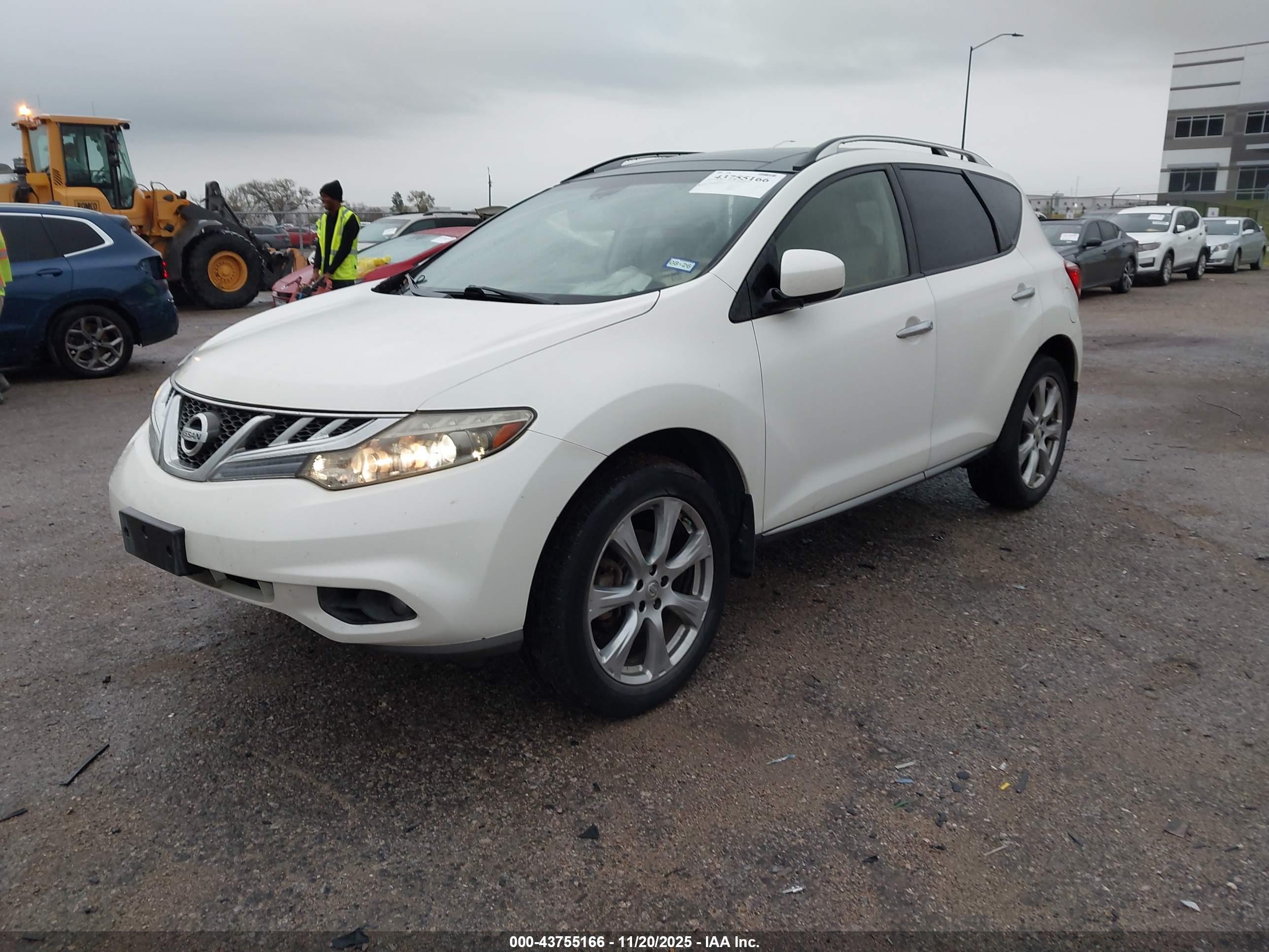 NISSAN MURANO image 2
