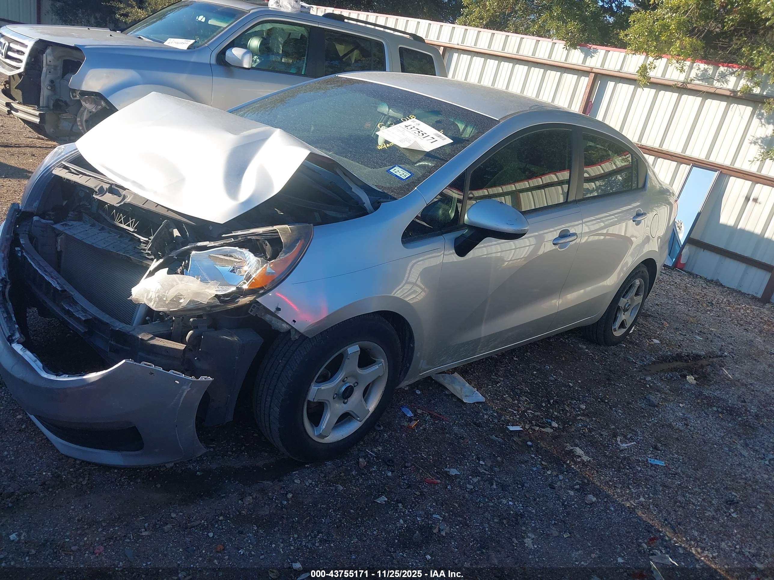 KIA RIO image 2