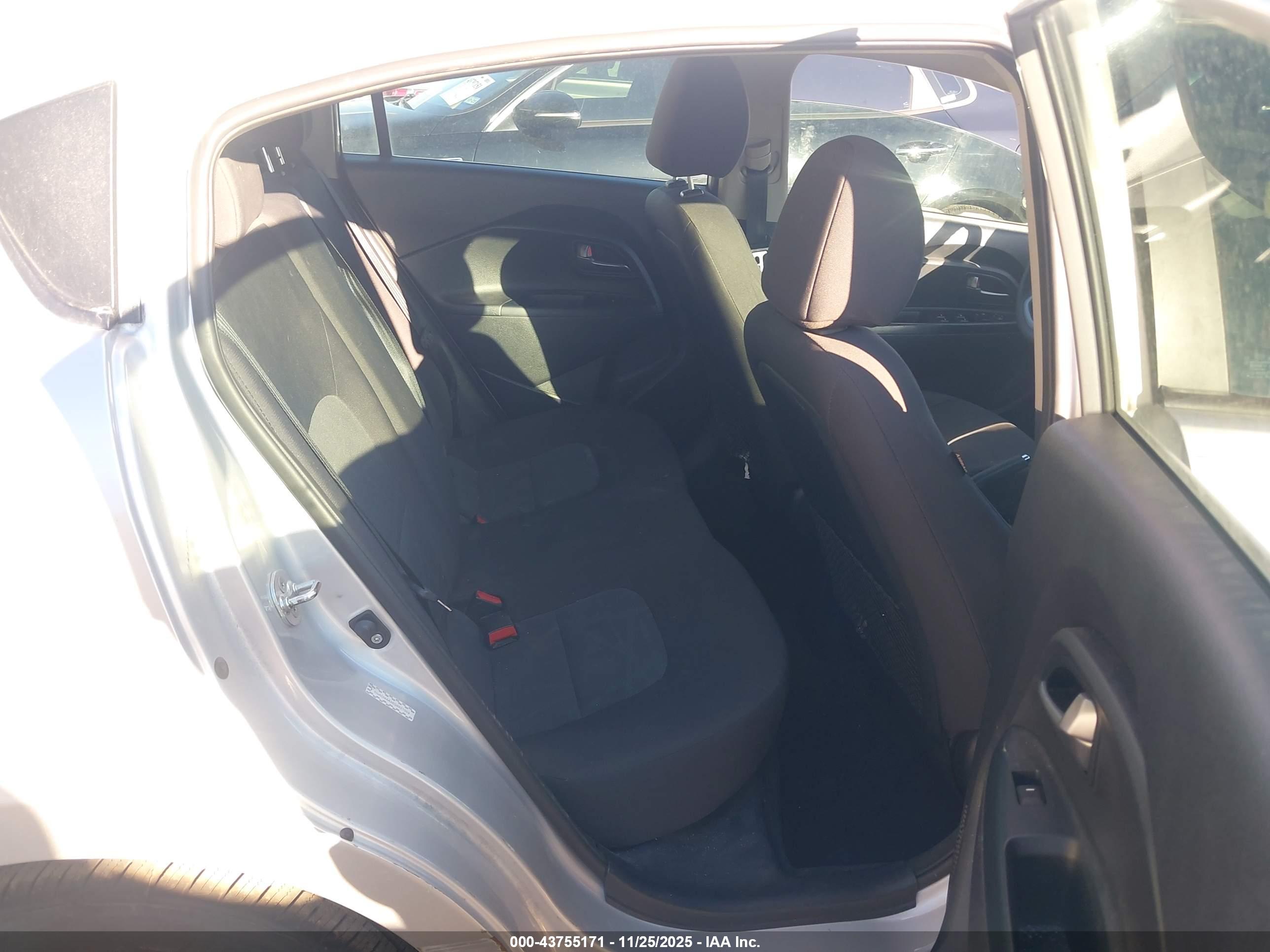 KIA RIO image 8