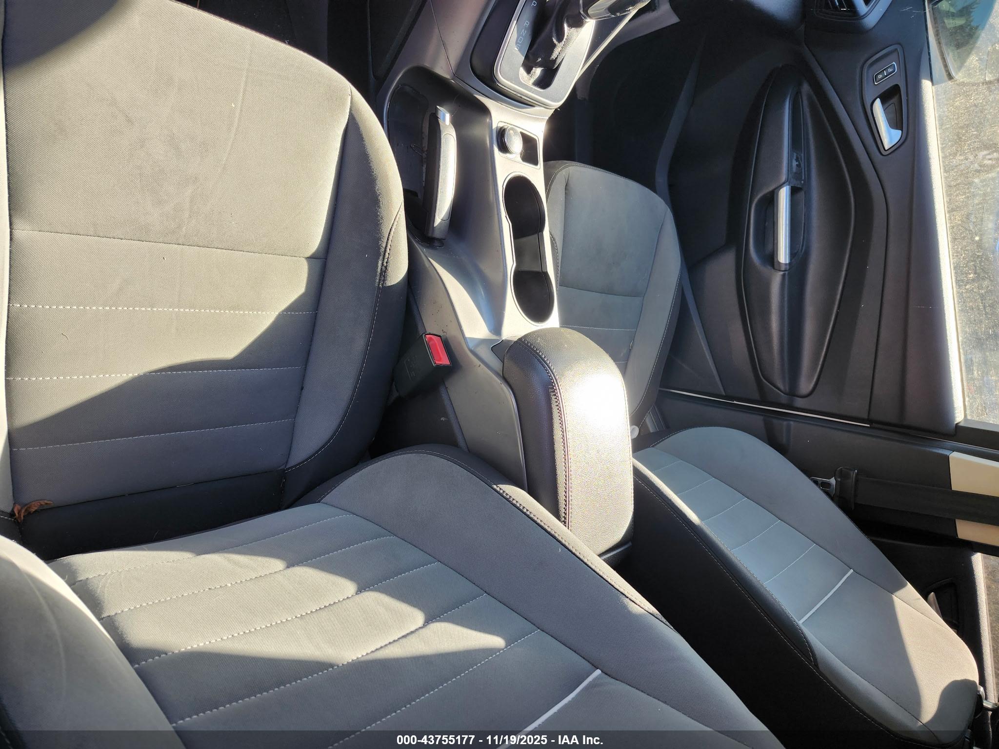 FORD ESCAPE image 5