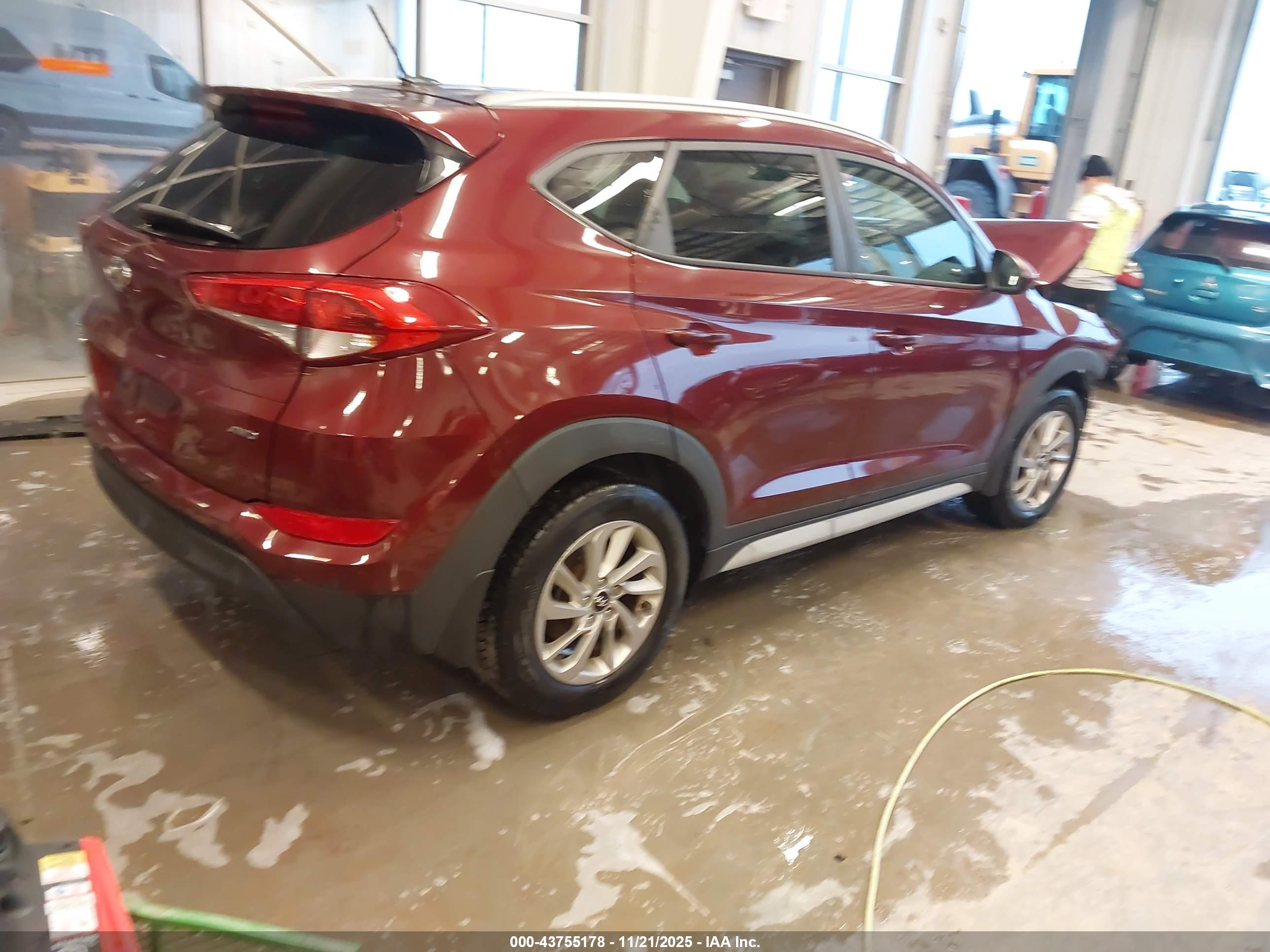 HYUNDAI TUCSON image 4