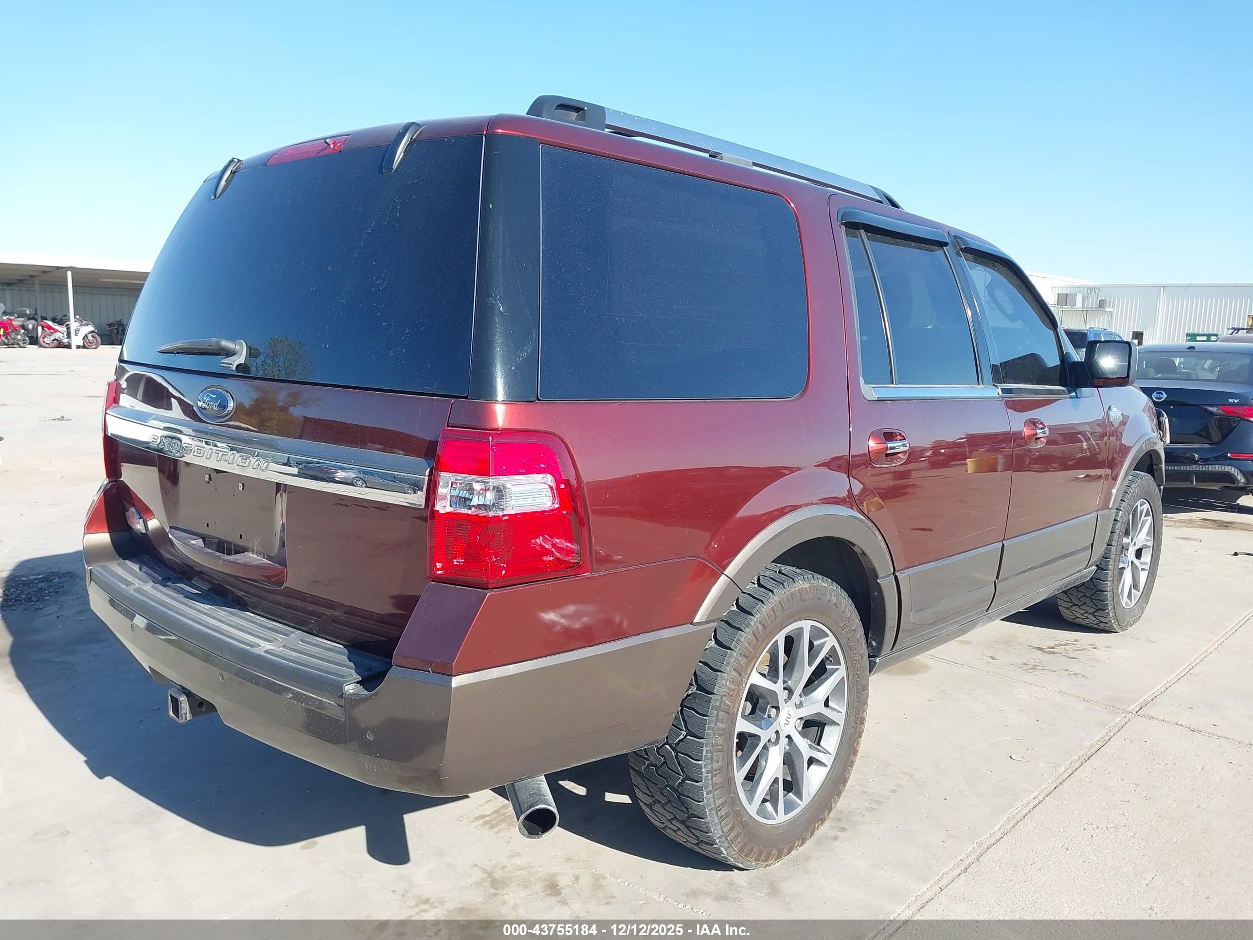 FORD EXPEDITION image 4