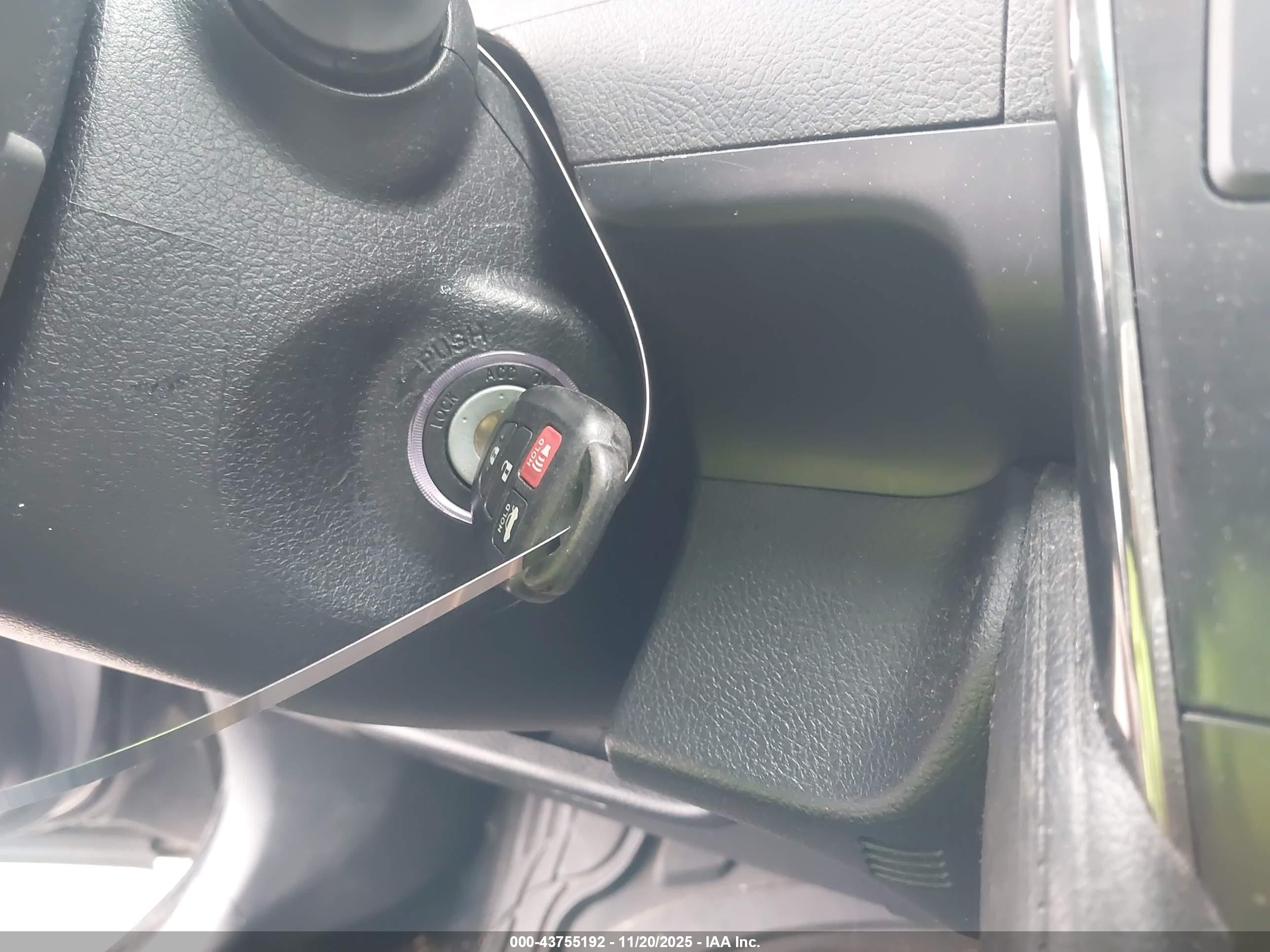 TOYOTA CAMRY image 11