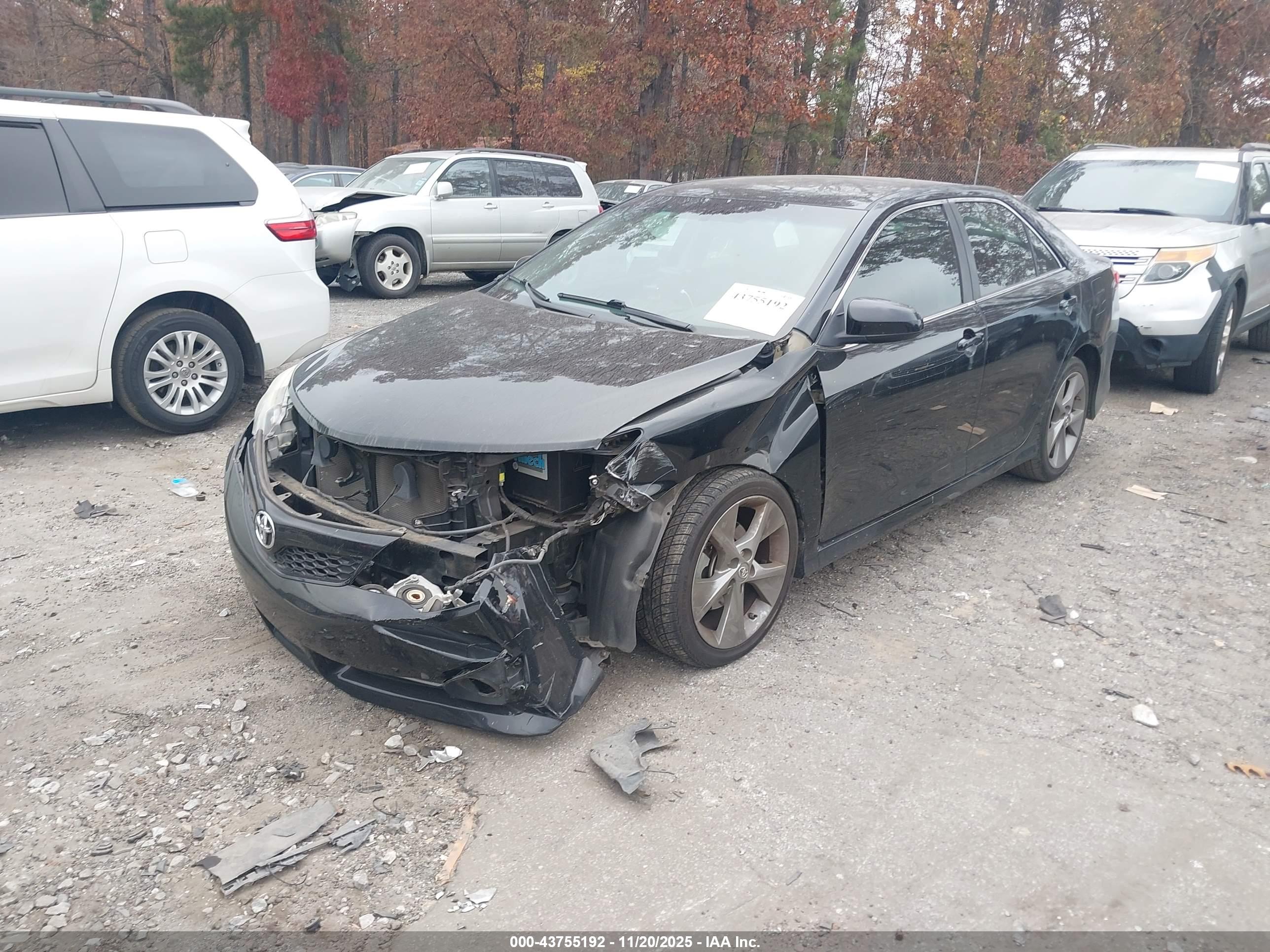 TOYOTA CAMRY image 2
