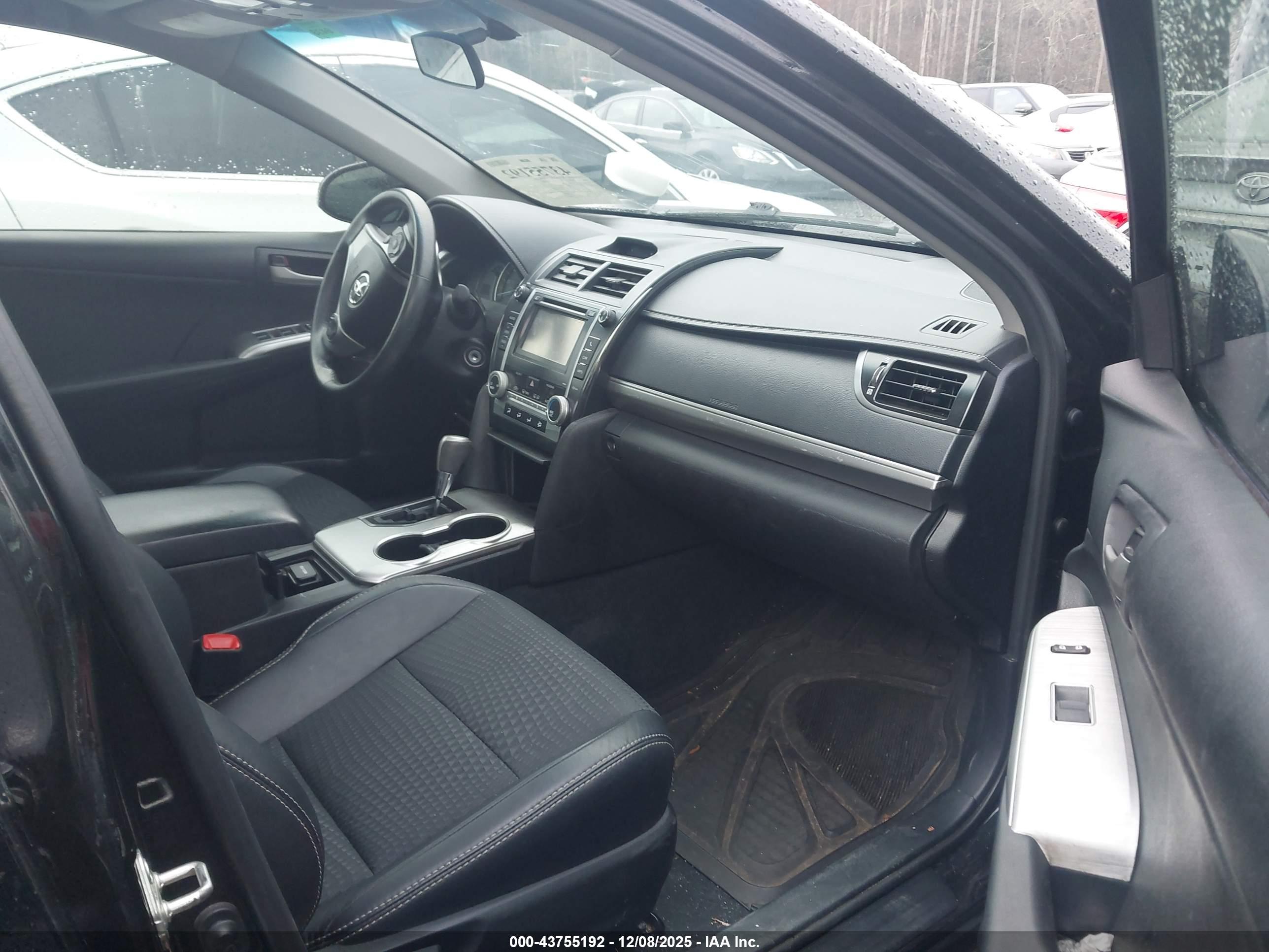TOYOTA CAMRY image 5