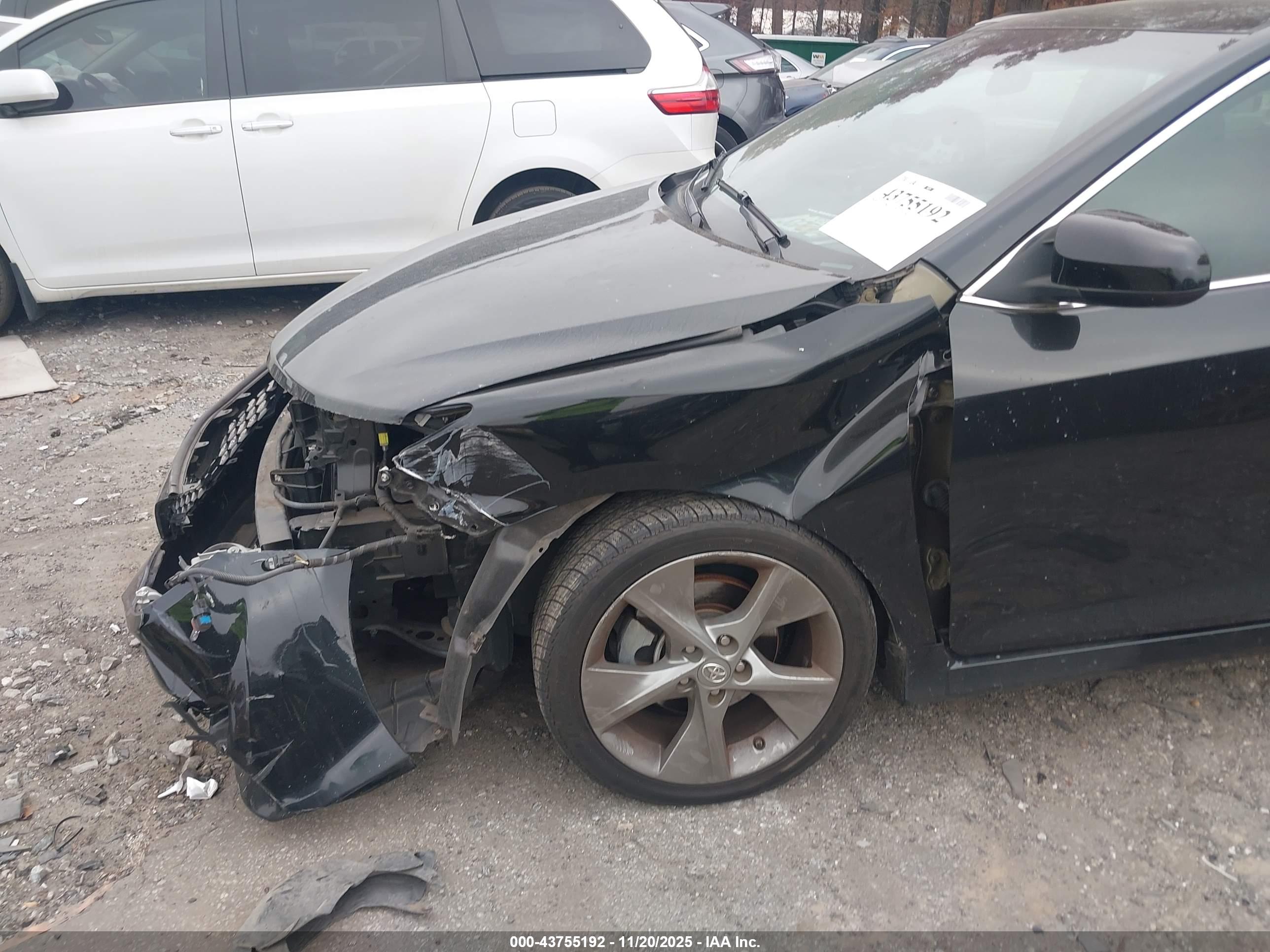 TOYOTA CAMRY image 6