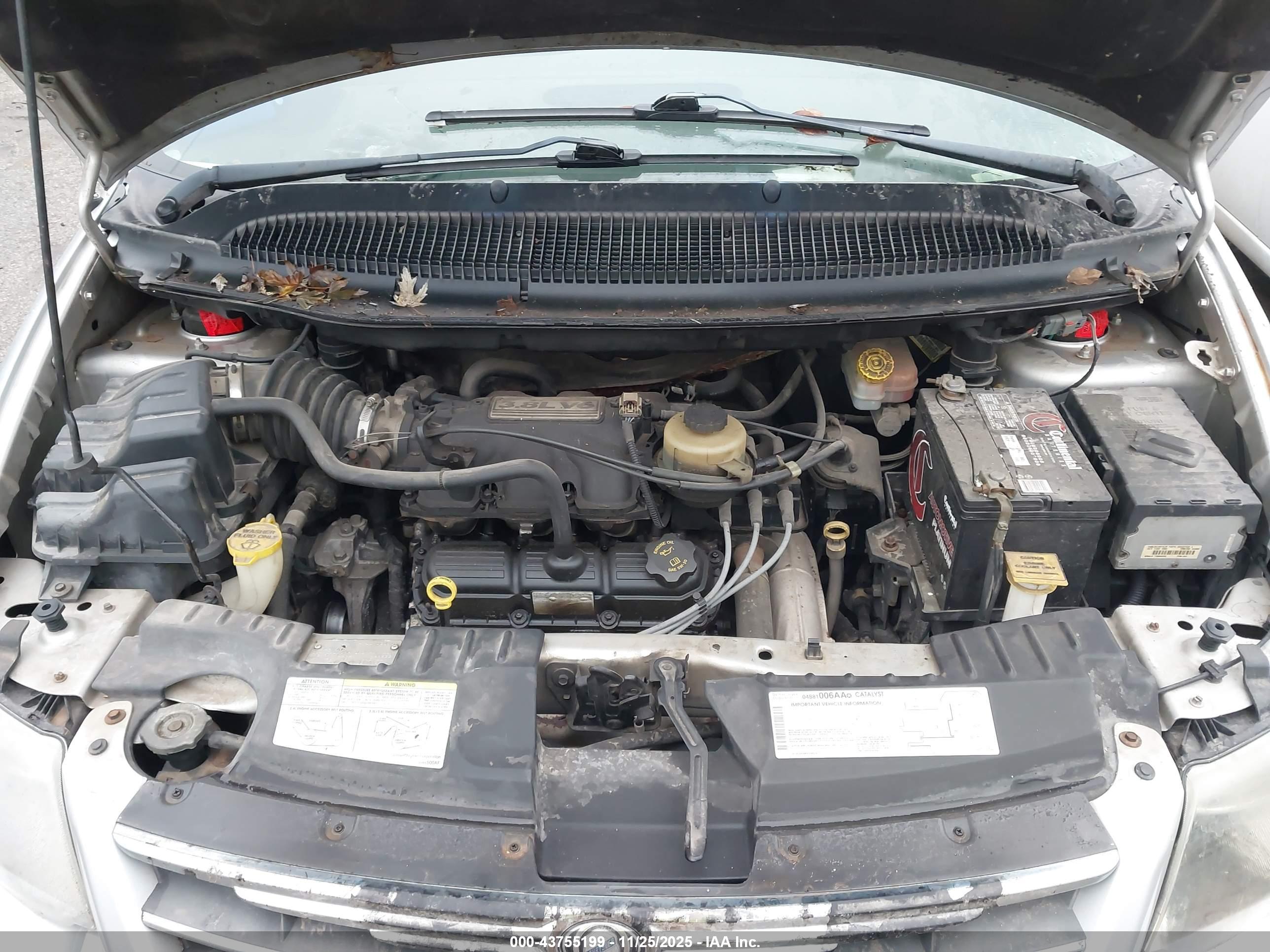 CHRYSLER TOWN image 10