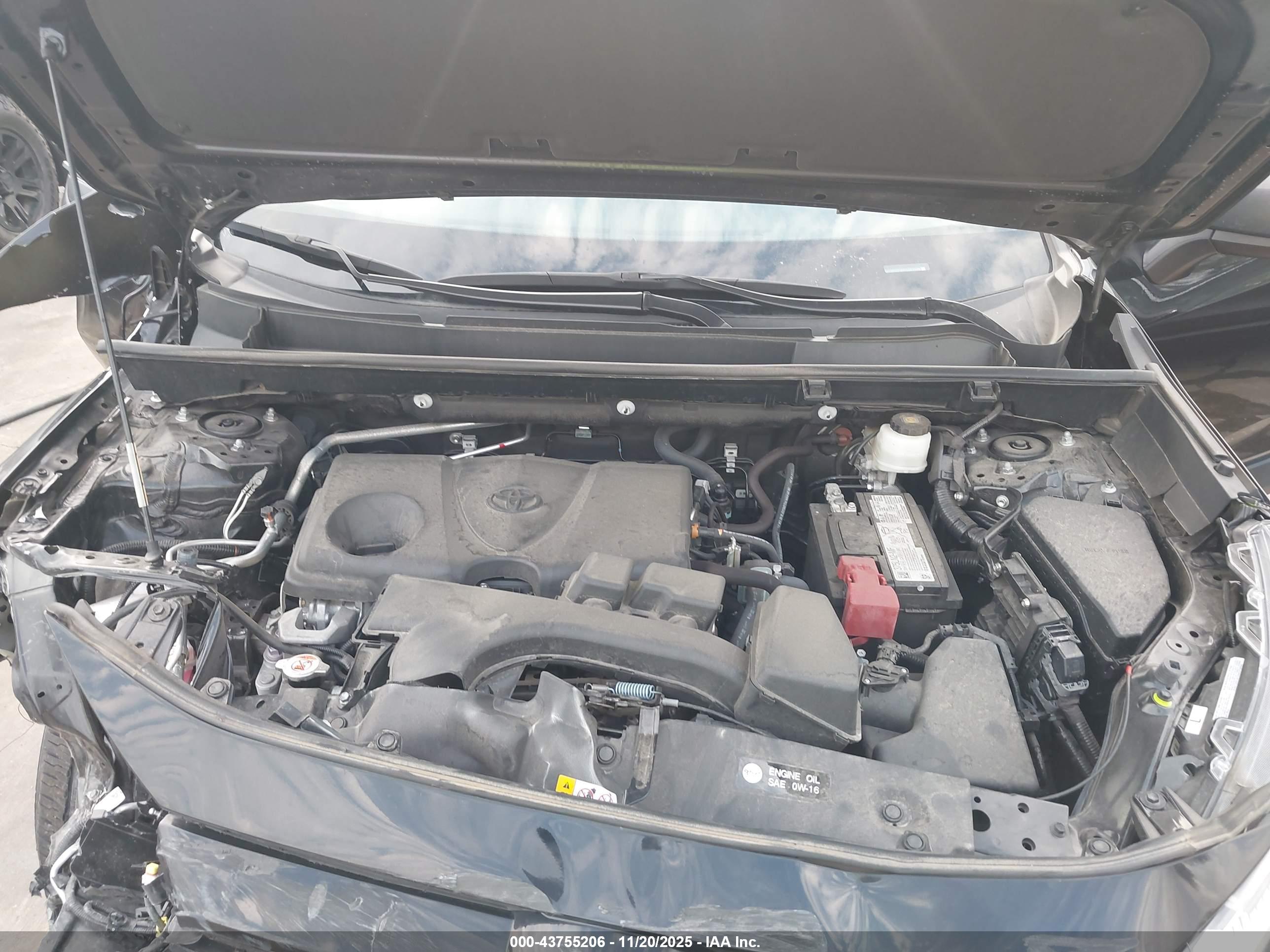 TOYOTA RAV4 image 10