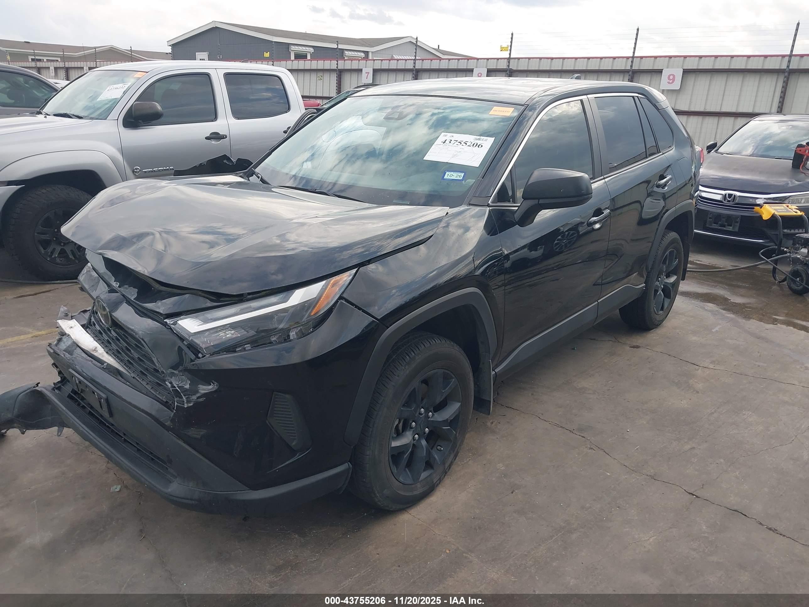 TOYOTA RAV4 image 2