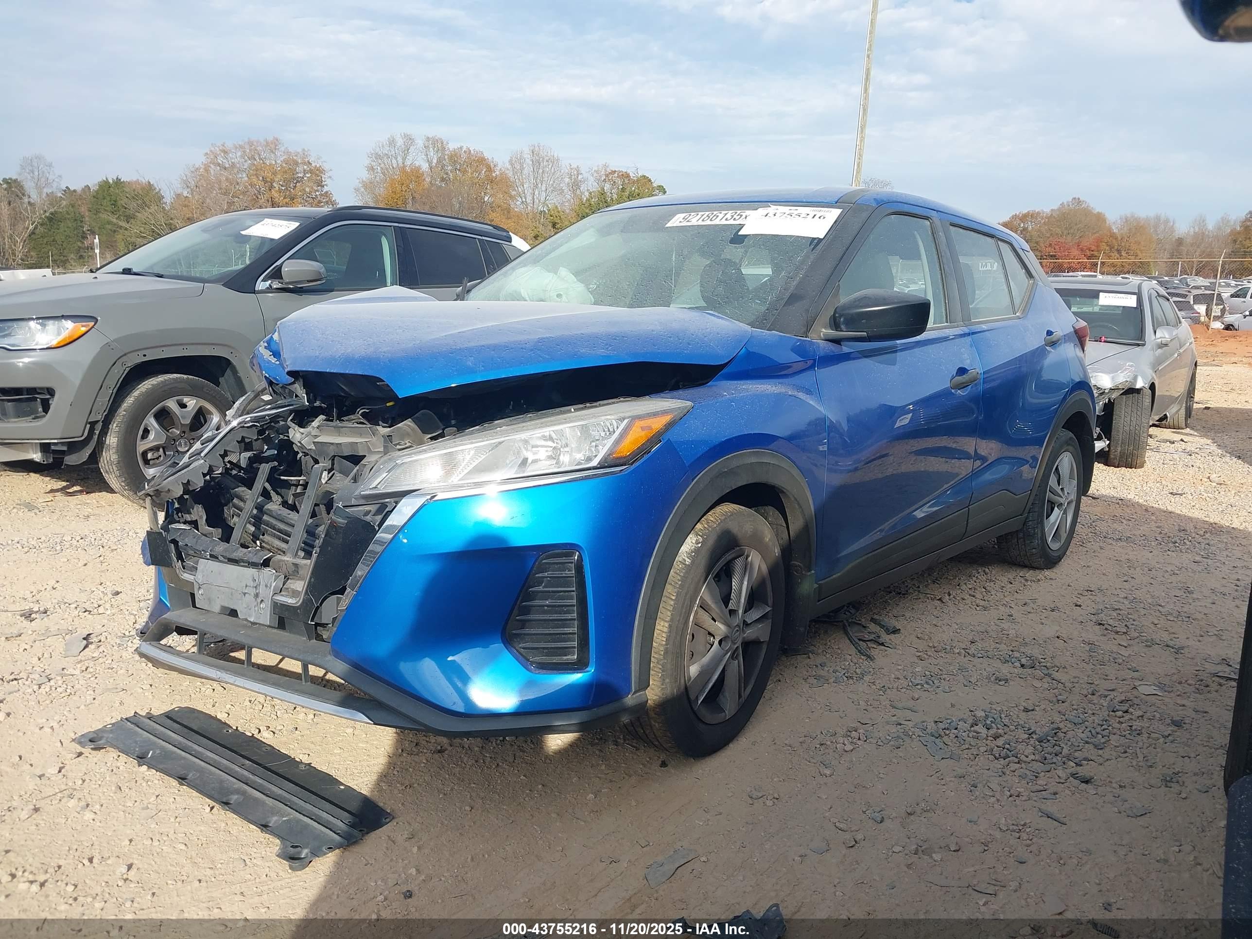 NISSAN KICKS image 2