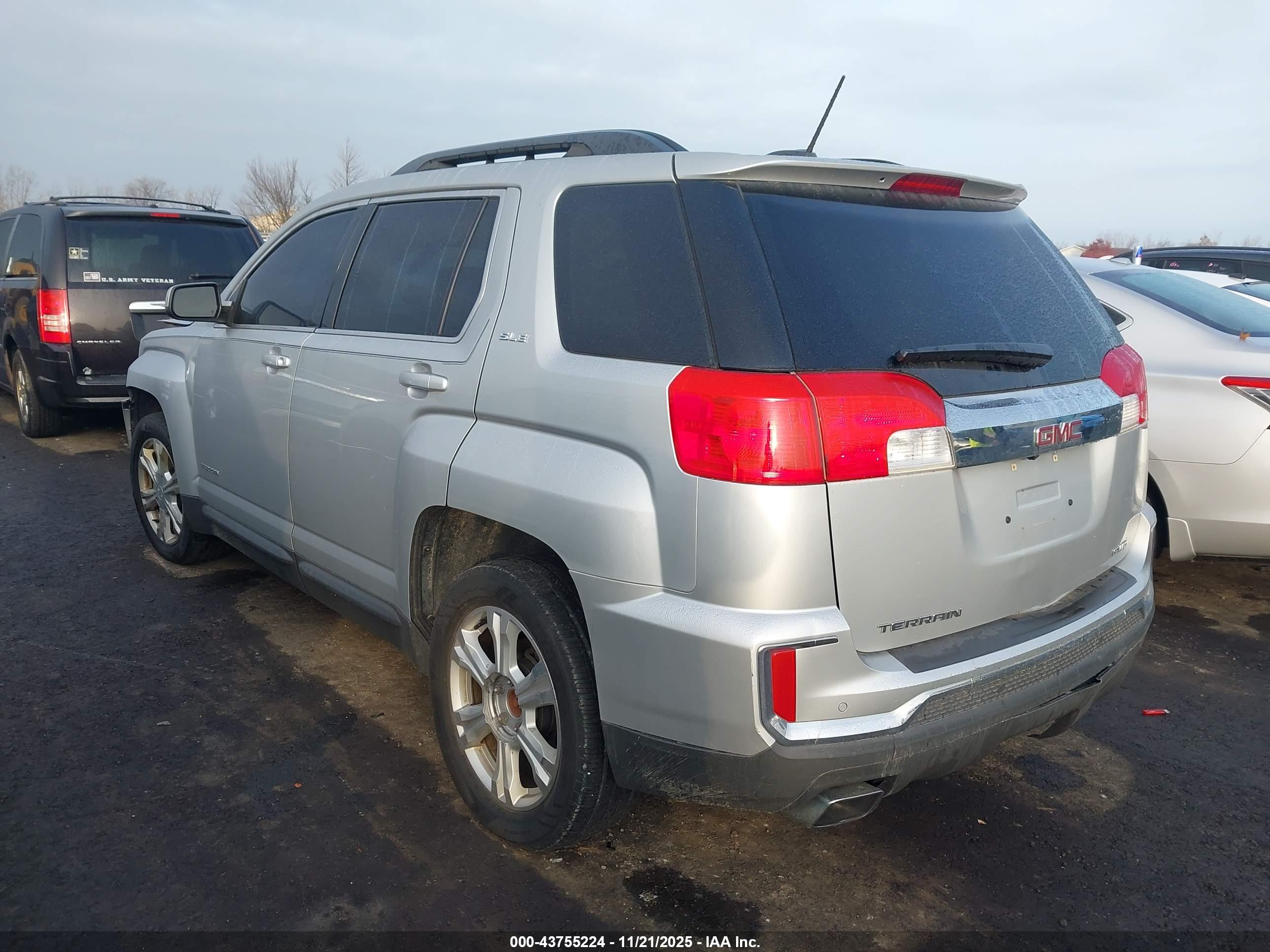 GMC TERRAIN image 3