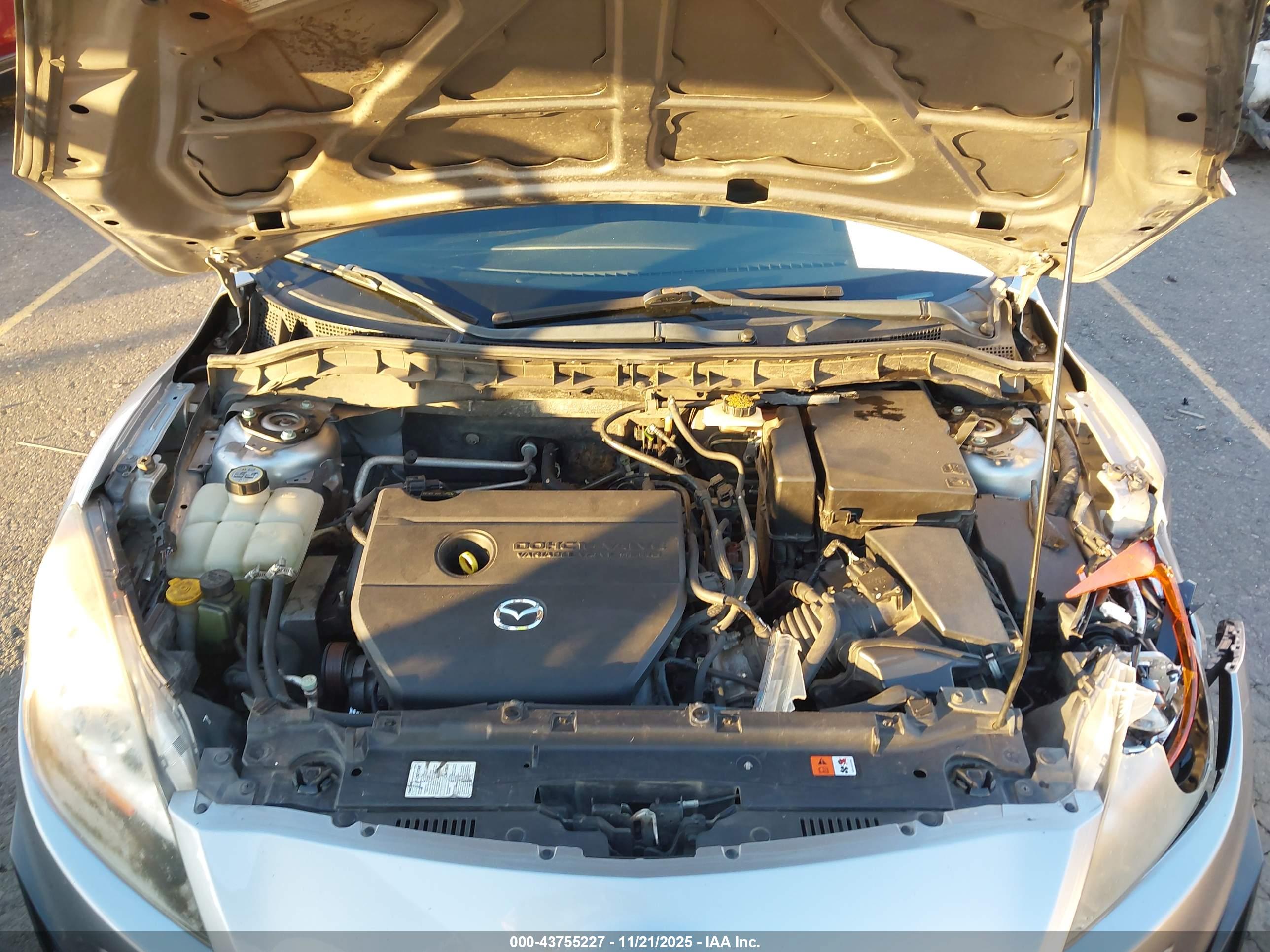 MAZDA MAZDA3 image 10