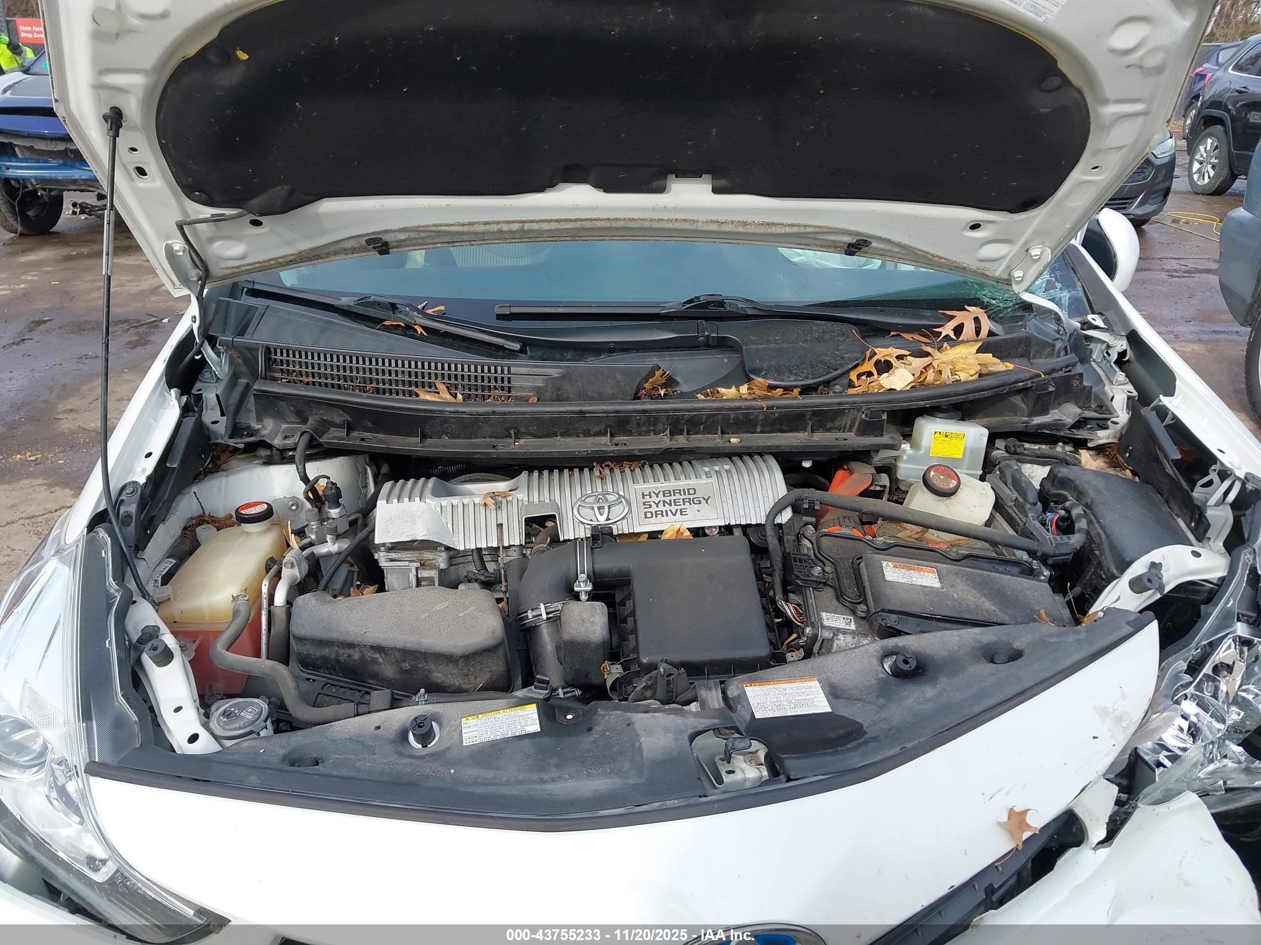 TOYOTA PRIUS image 10