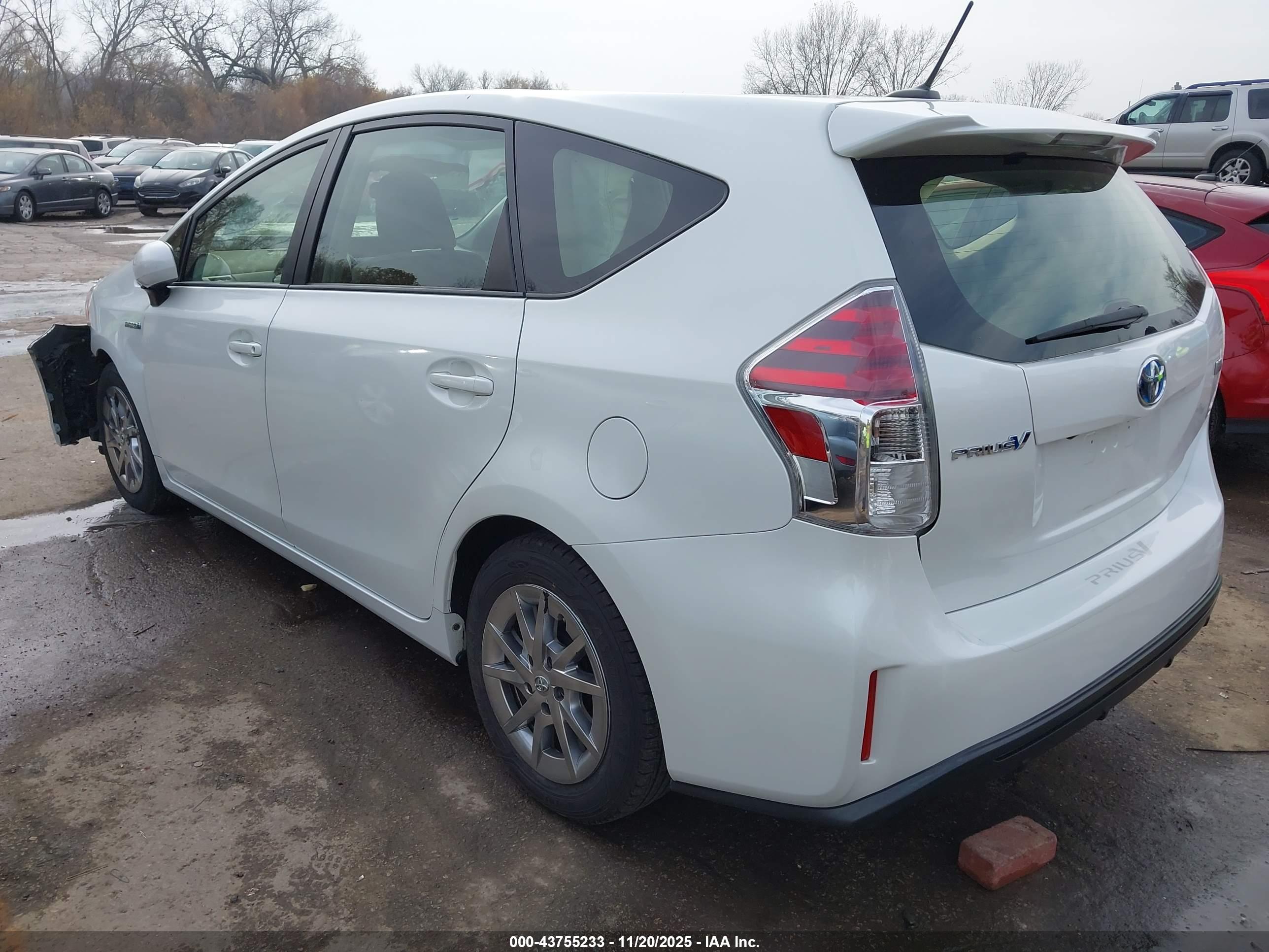 TOYOTA PRIUS image 3