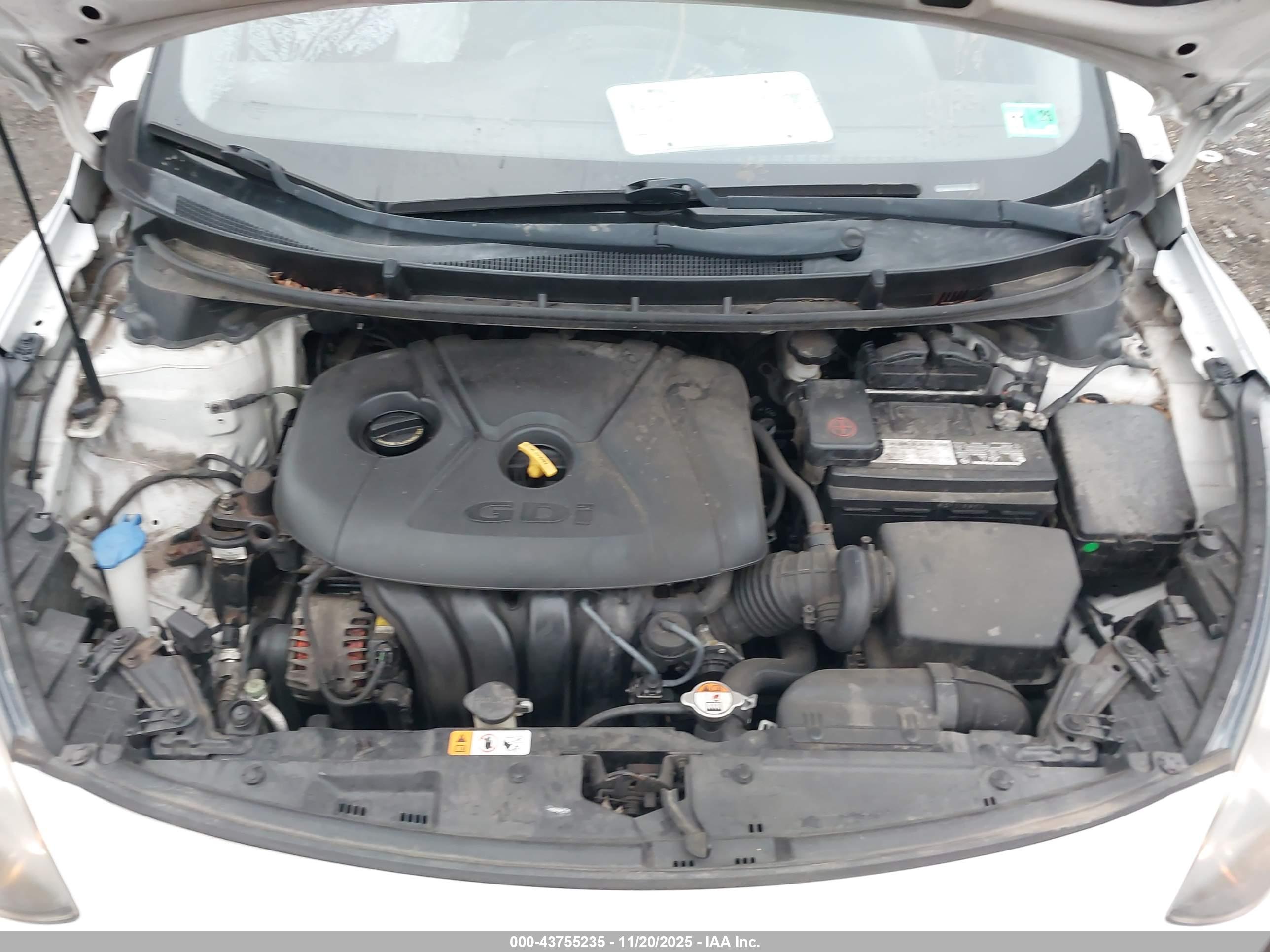 HYUNDAI ELANTRA image 10