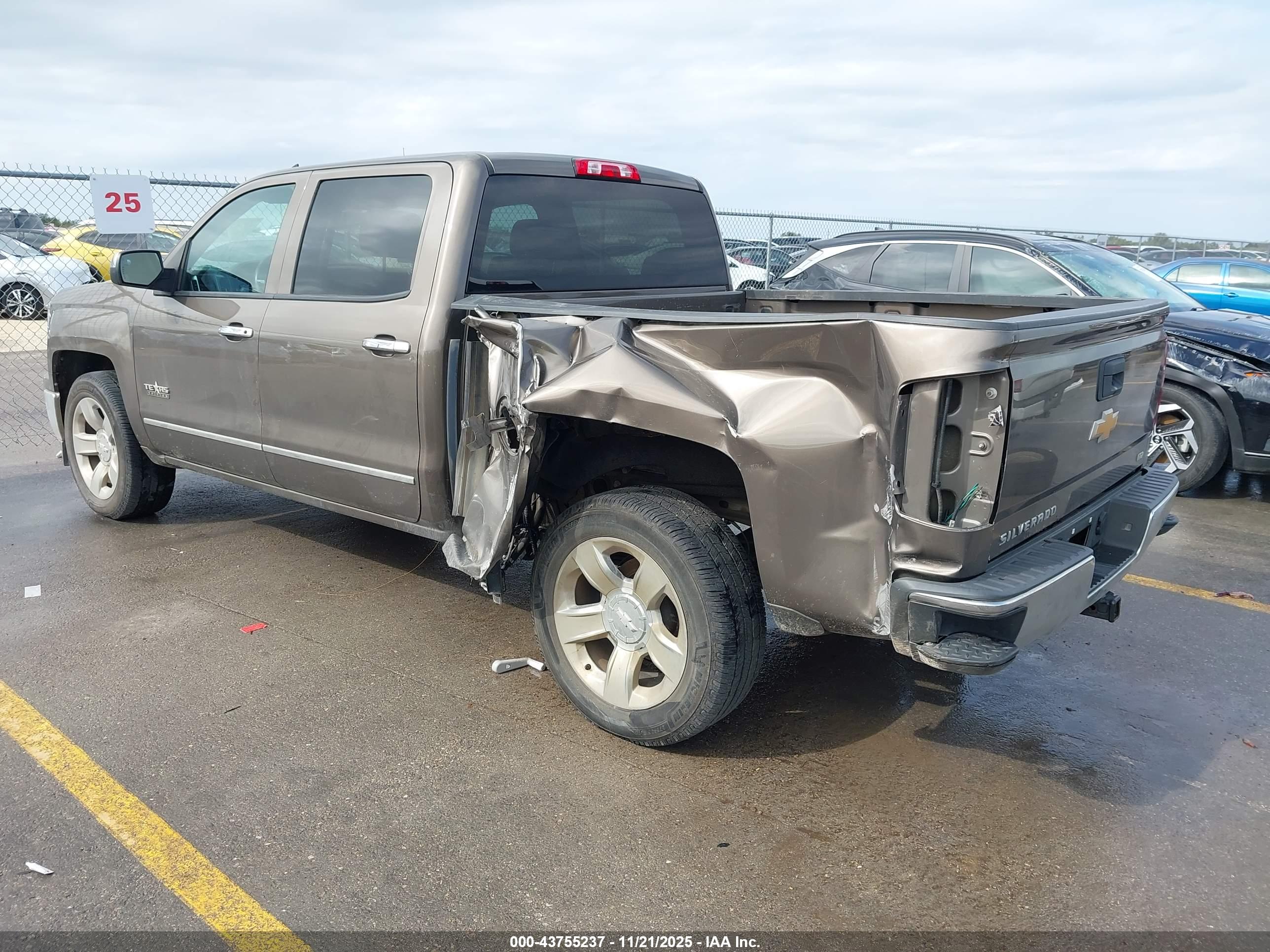 CHEVROLET SILVERADO image 3