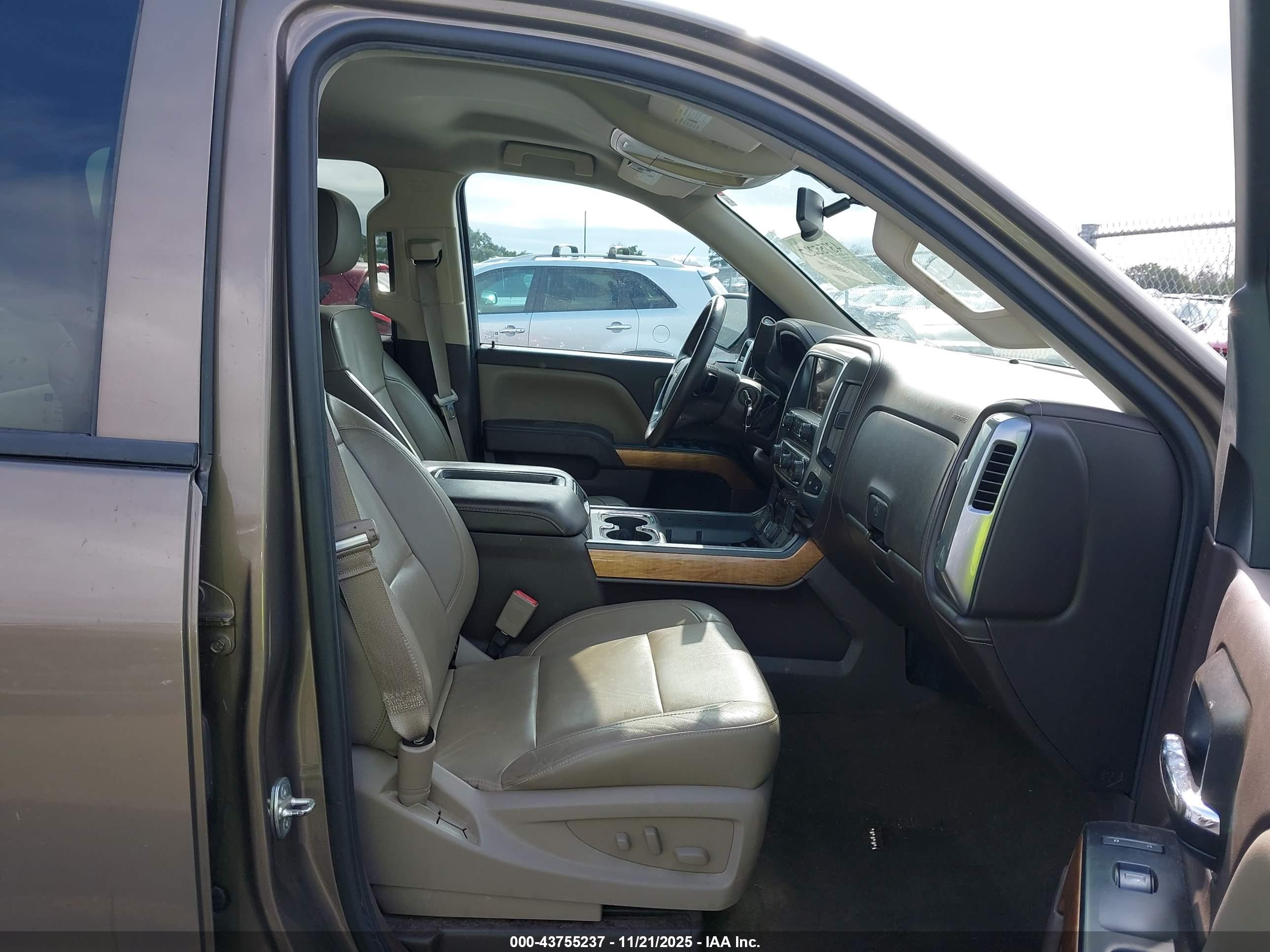 CHEVROLET SILVERADO image 5