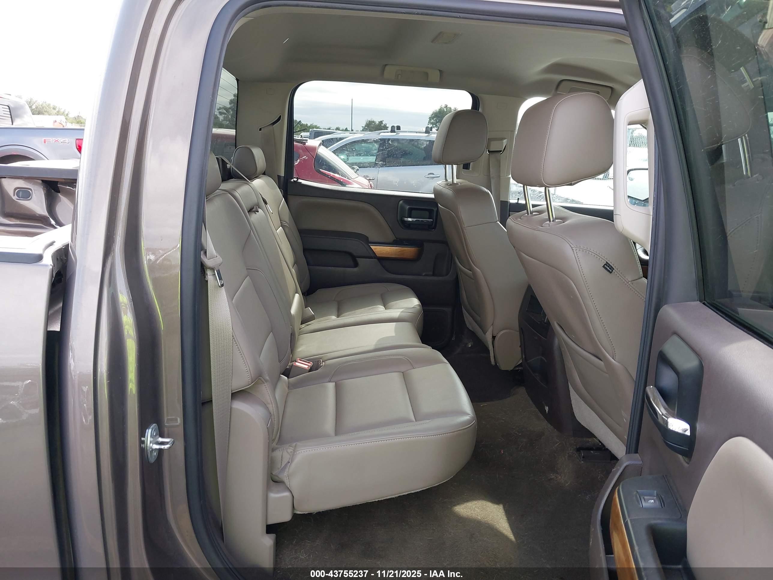 CHEVROLET SILVERADO image 8