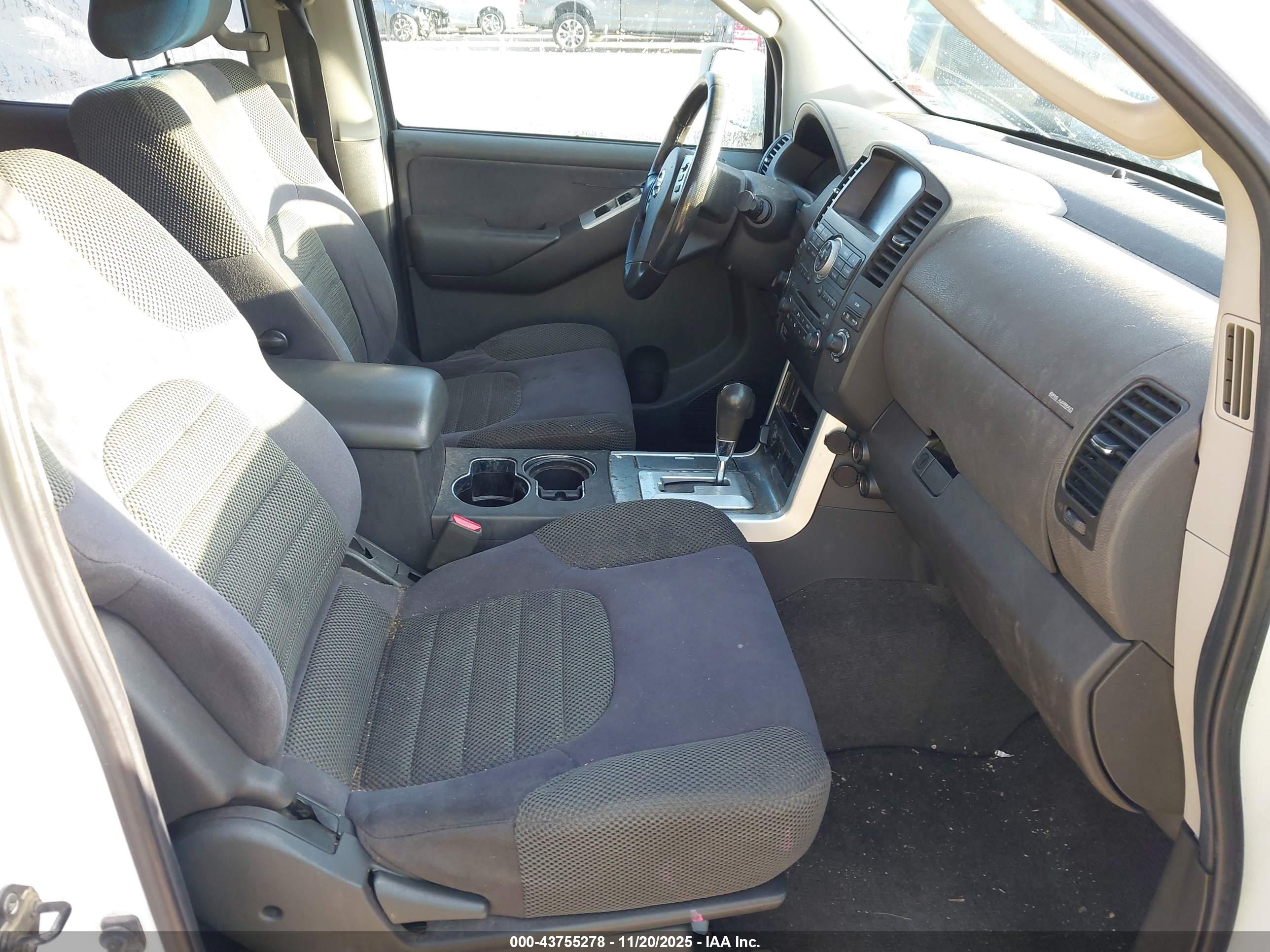 NISSAN PATHFINDER image 5