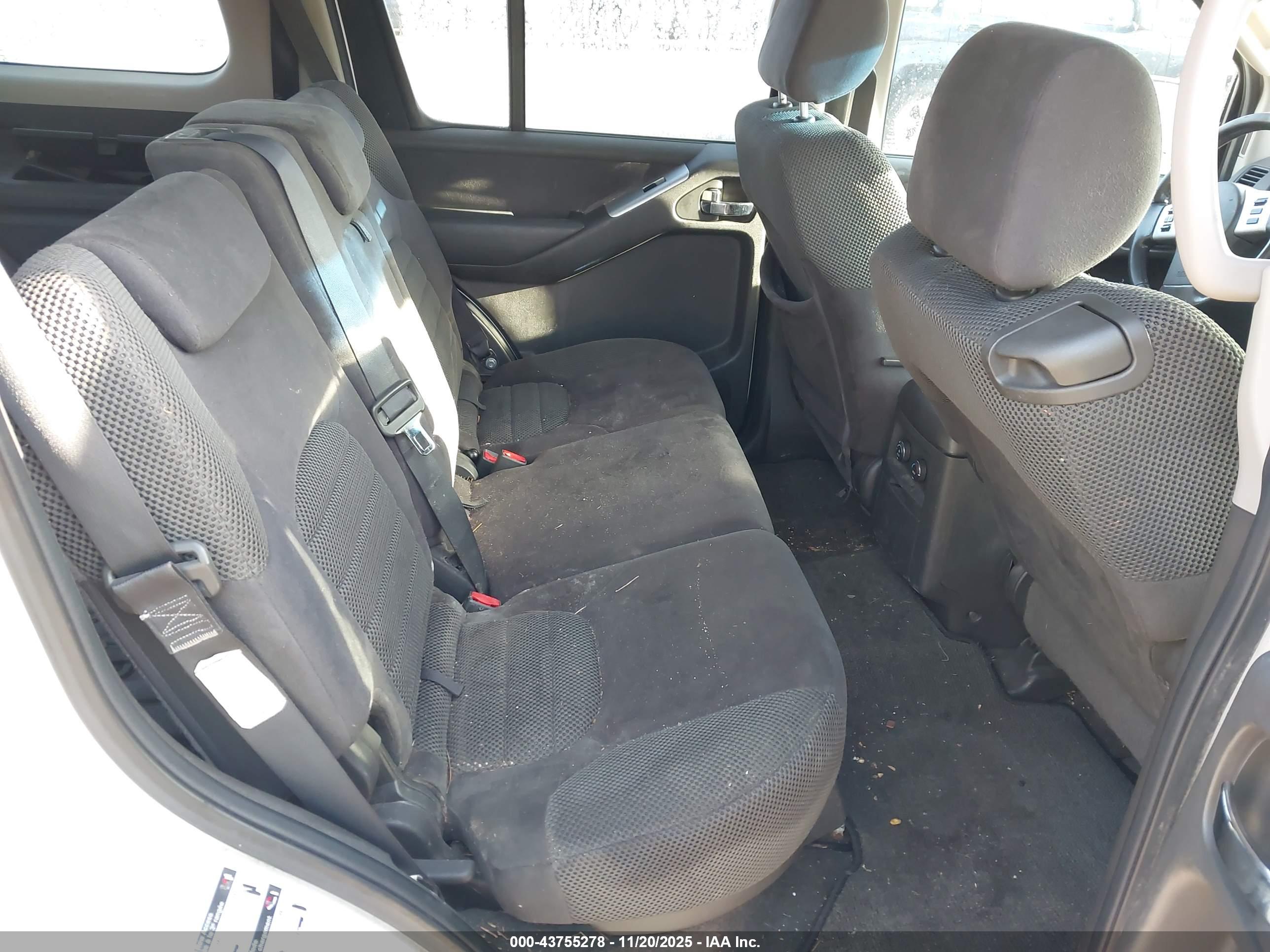 NISSAN PATHFINDER image 8