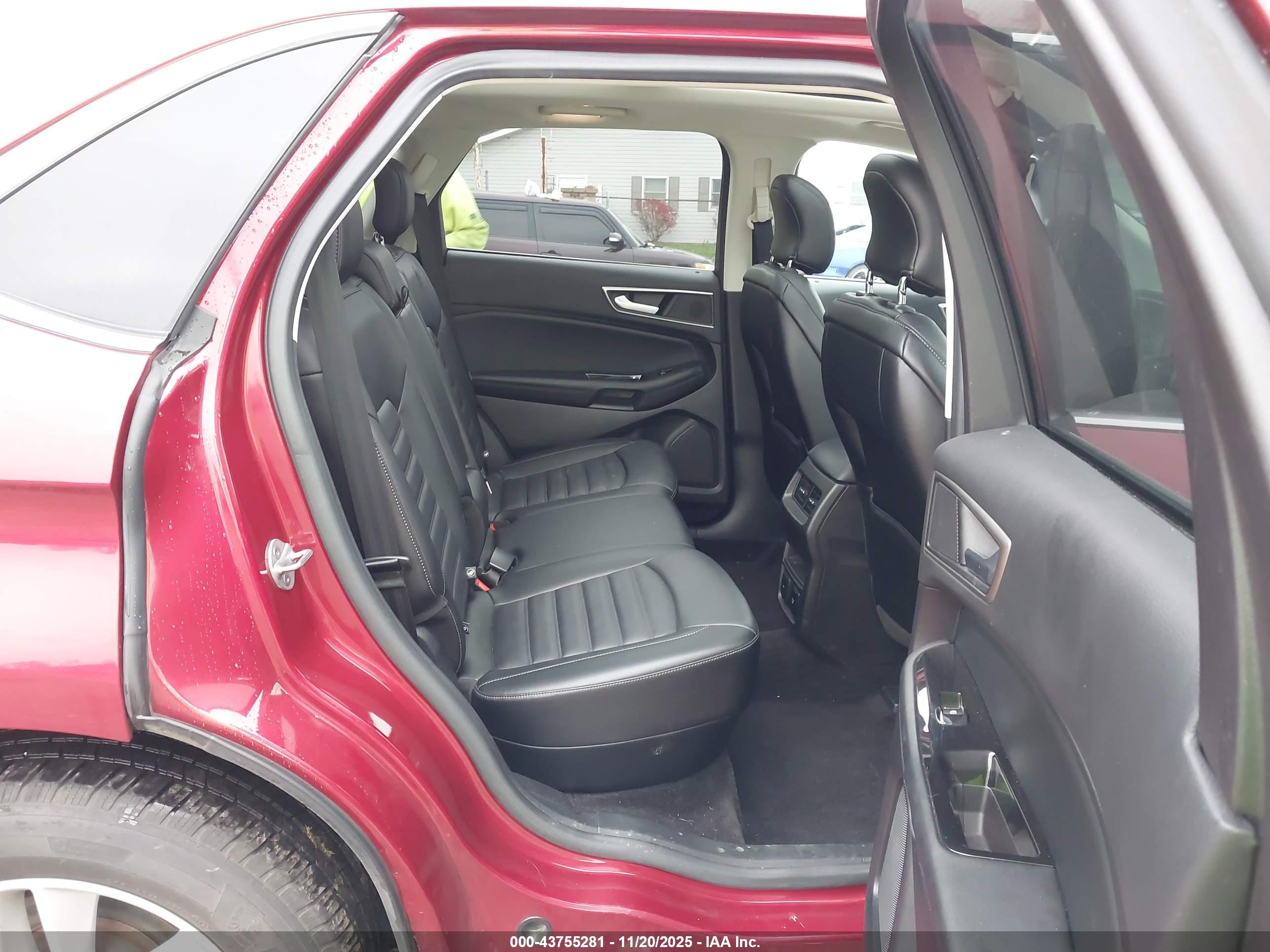 FORD EDGE image 8