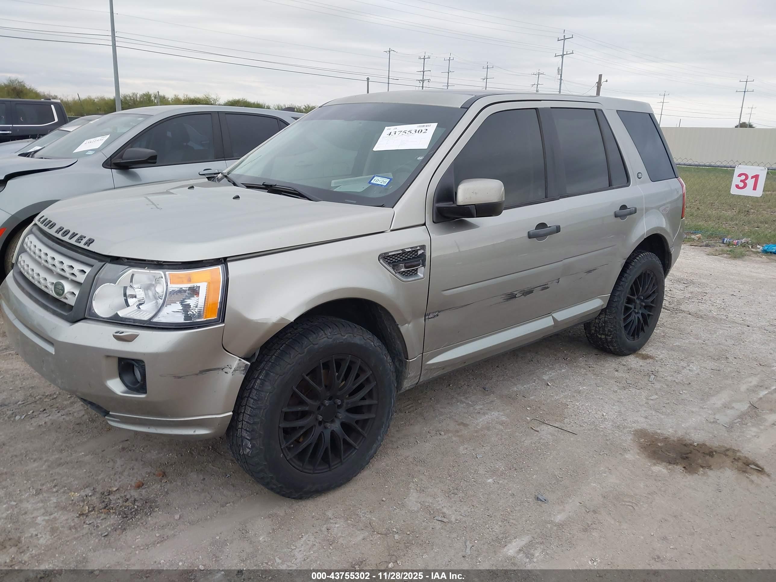 LAND ROVER image 2