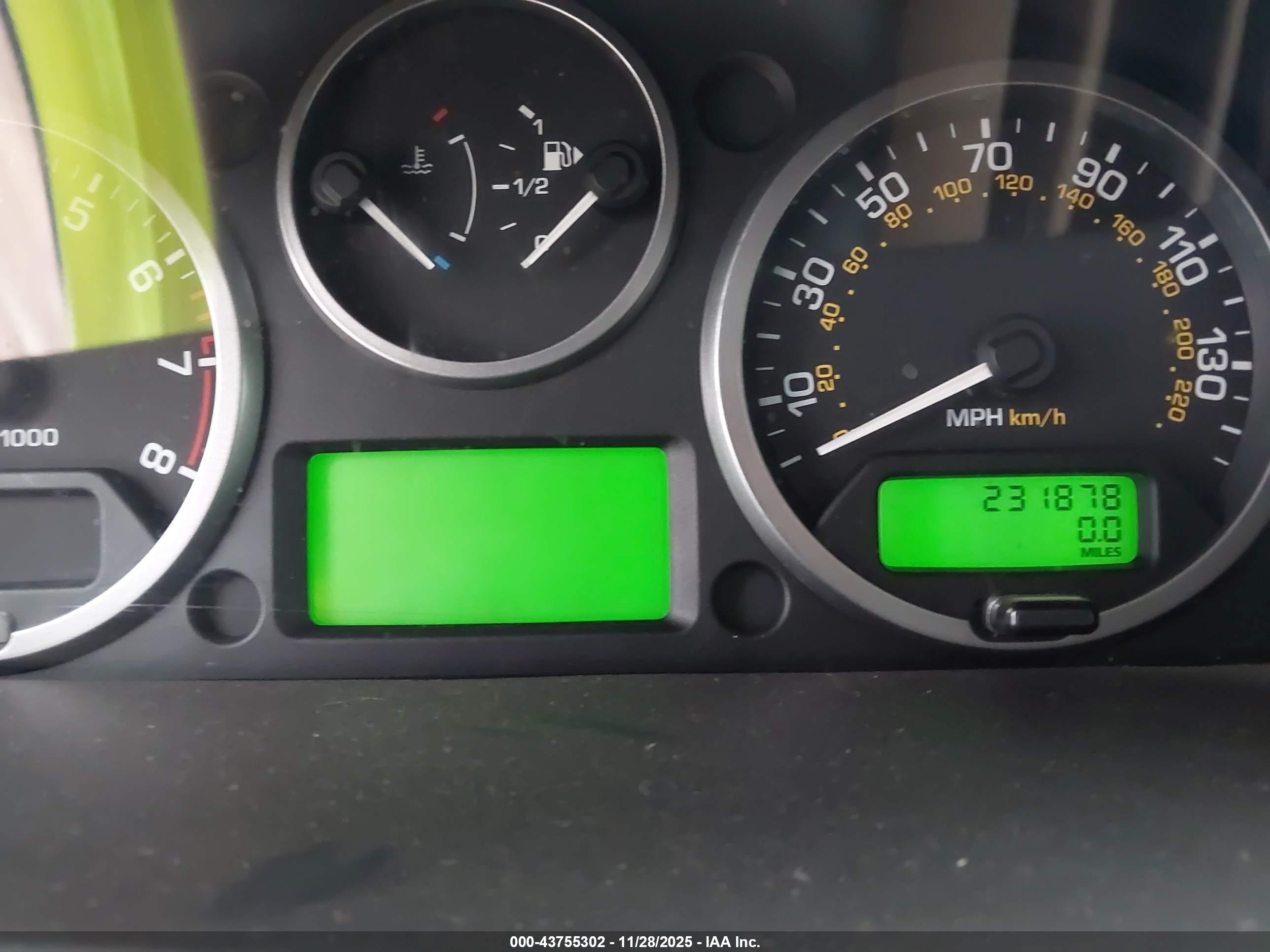 LAND ROVER image 7