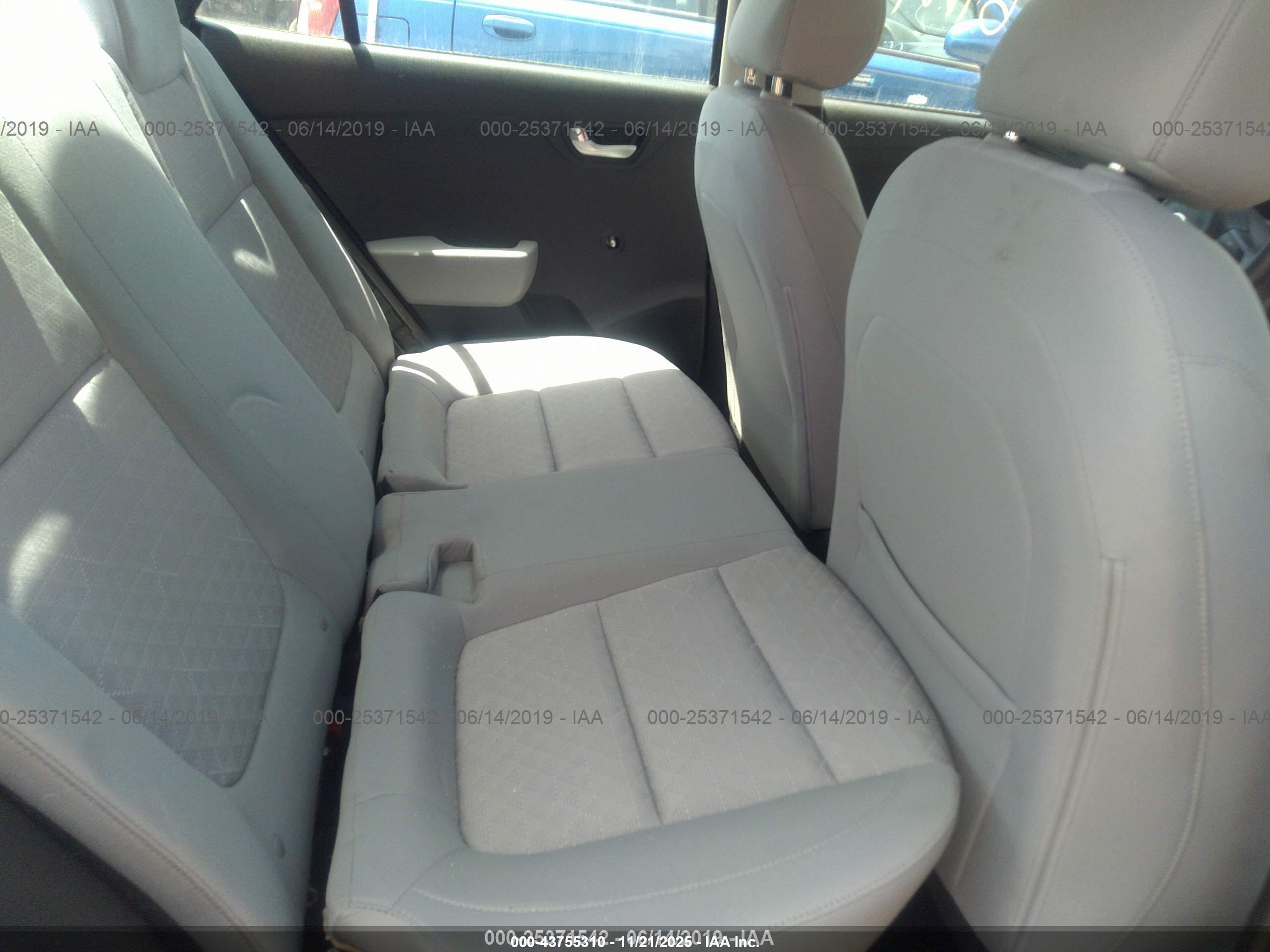 KIA RIO image 8
