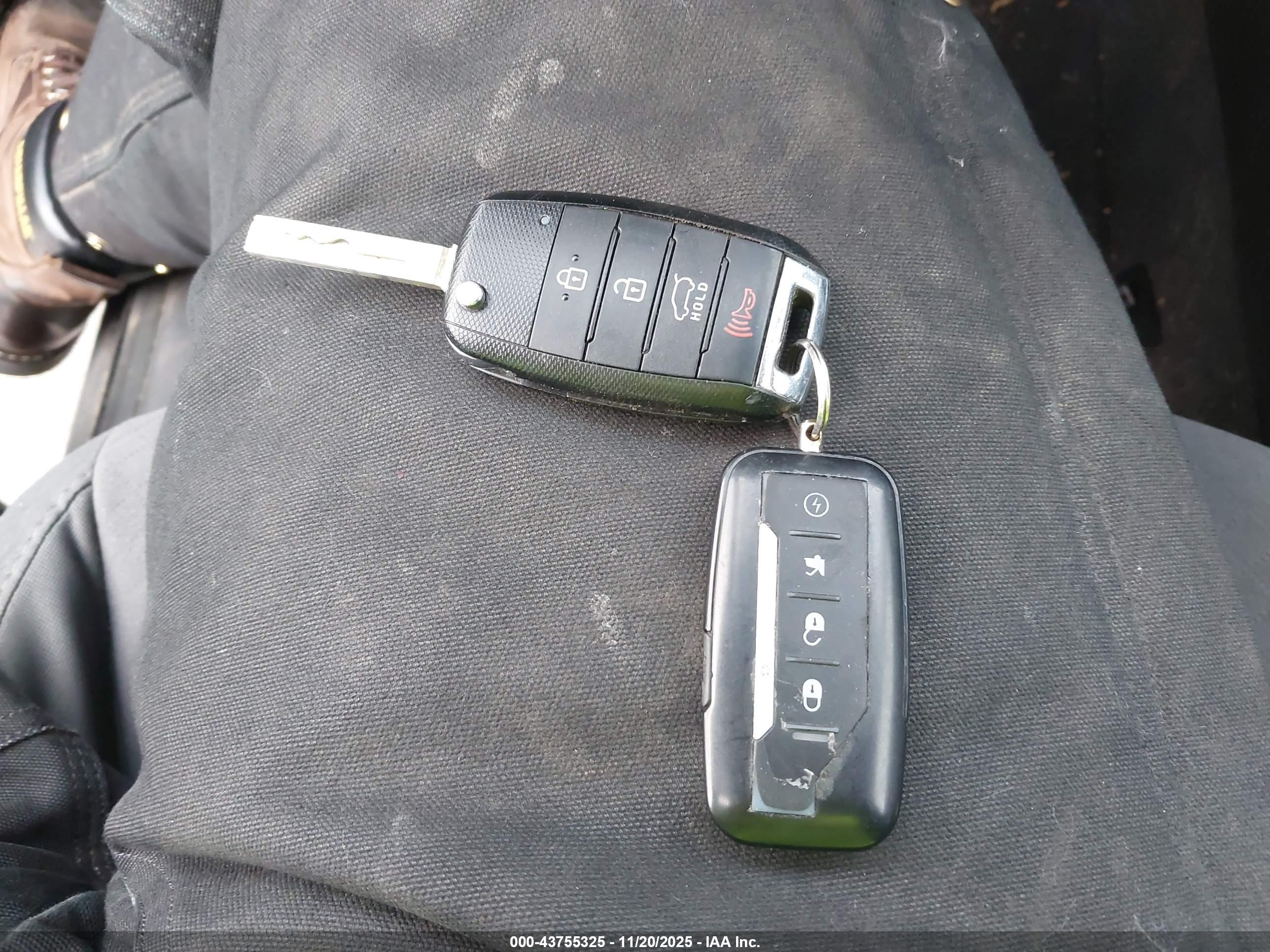 KIA SORENTO image 11