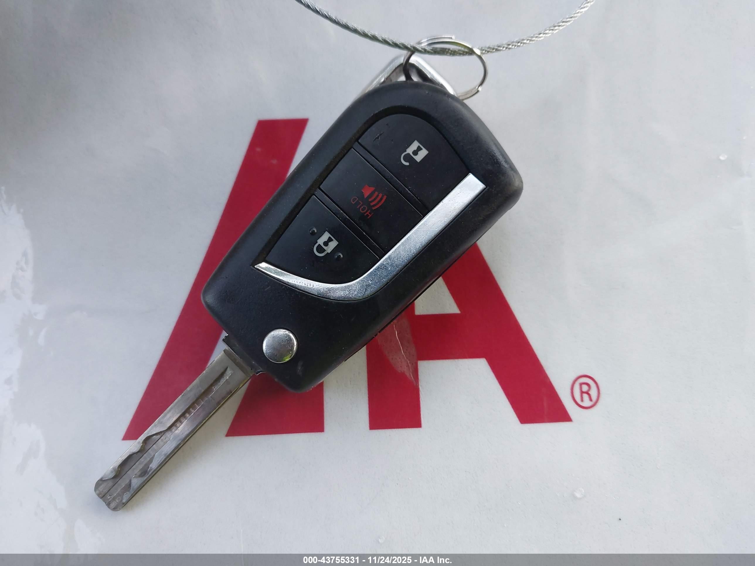 TOYOTA RAV4 image 11