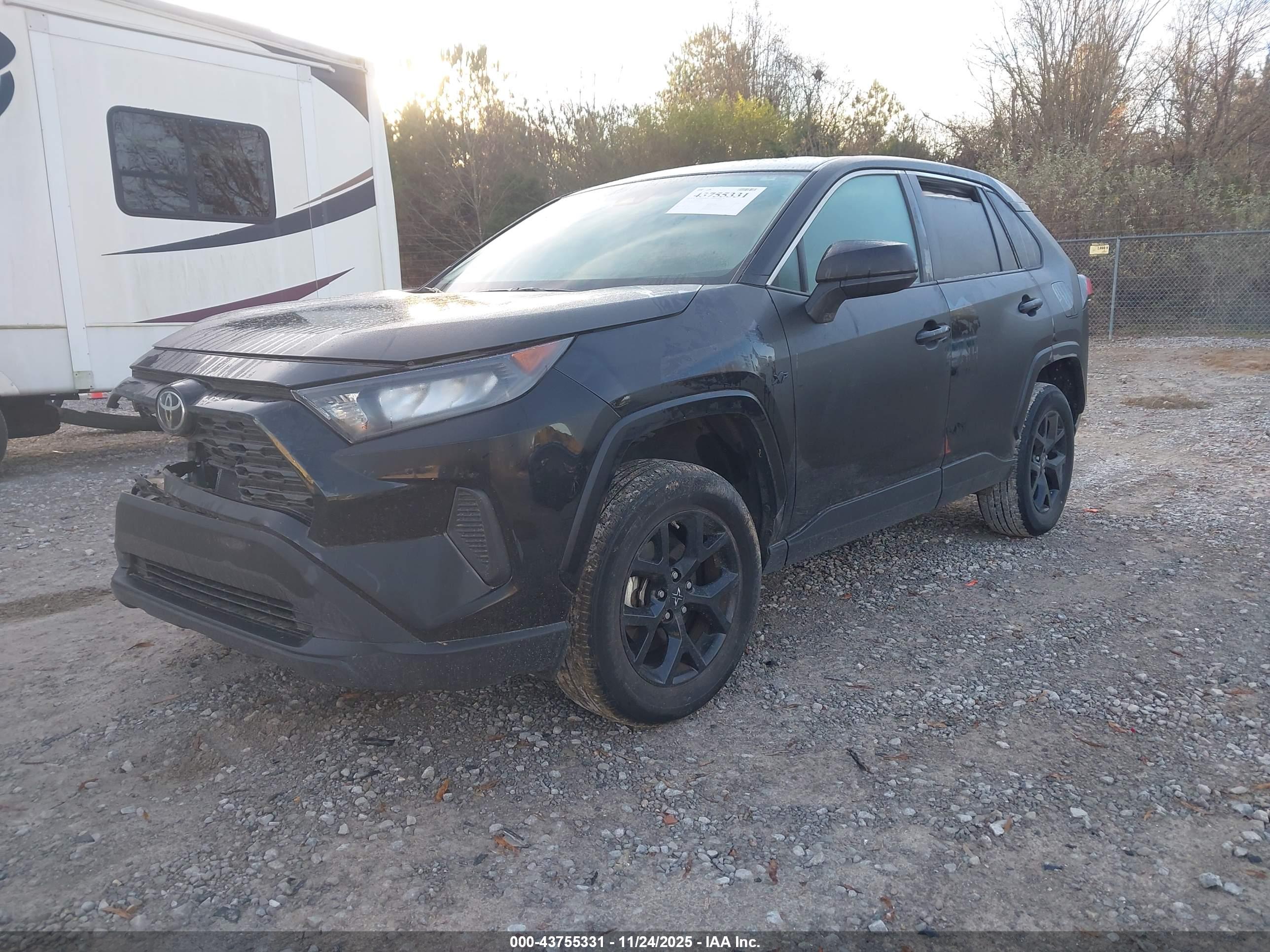 TOYOTA RAV4 image 2