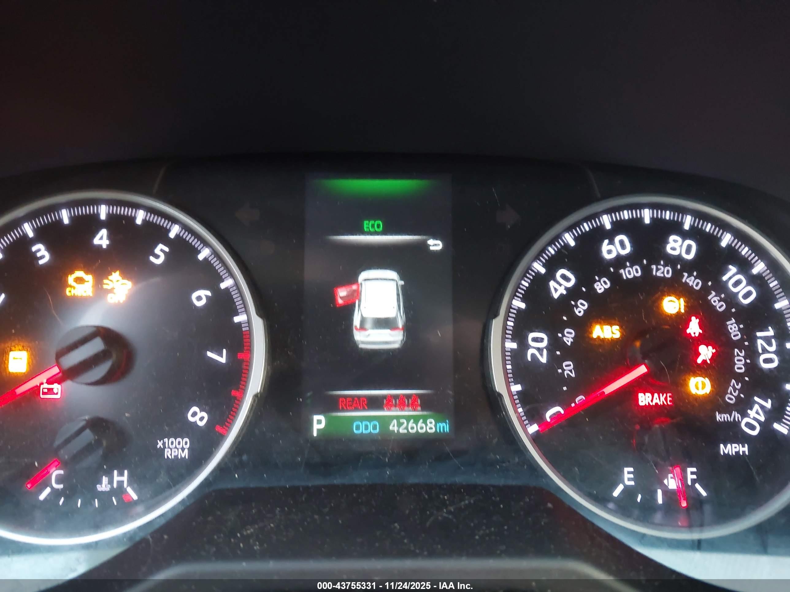 TOYOTA RAV4 image 7