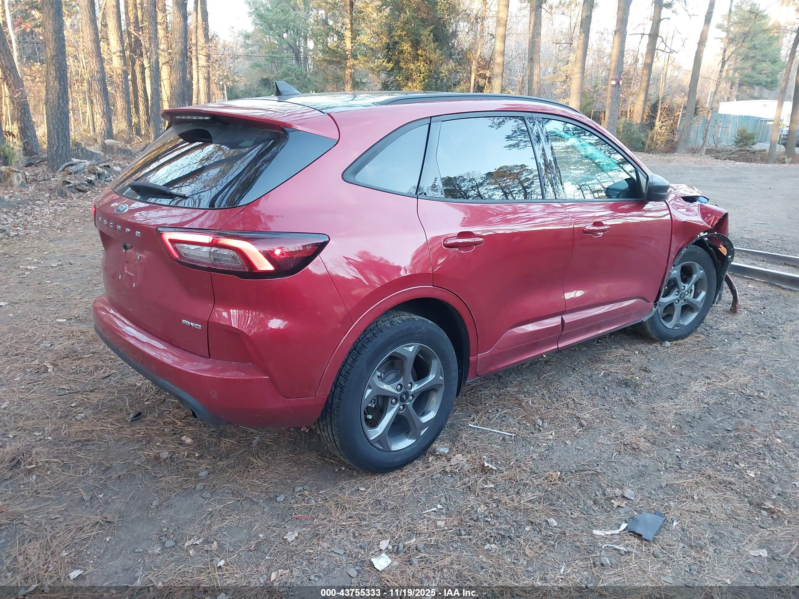 FORD ESCAPE image 4