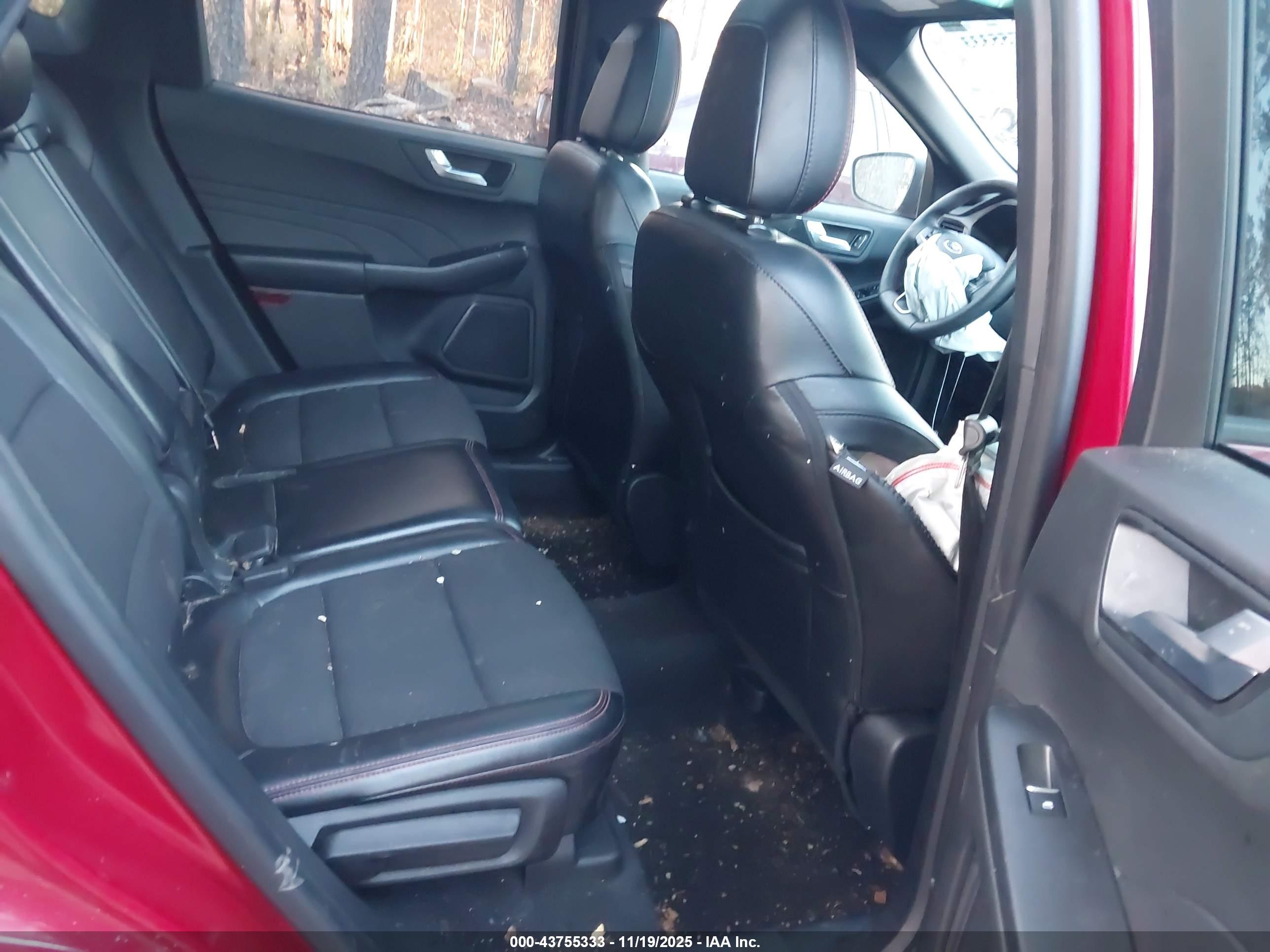 FORD ESCAPE image 8