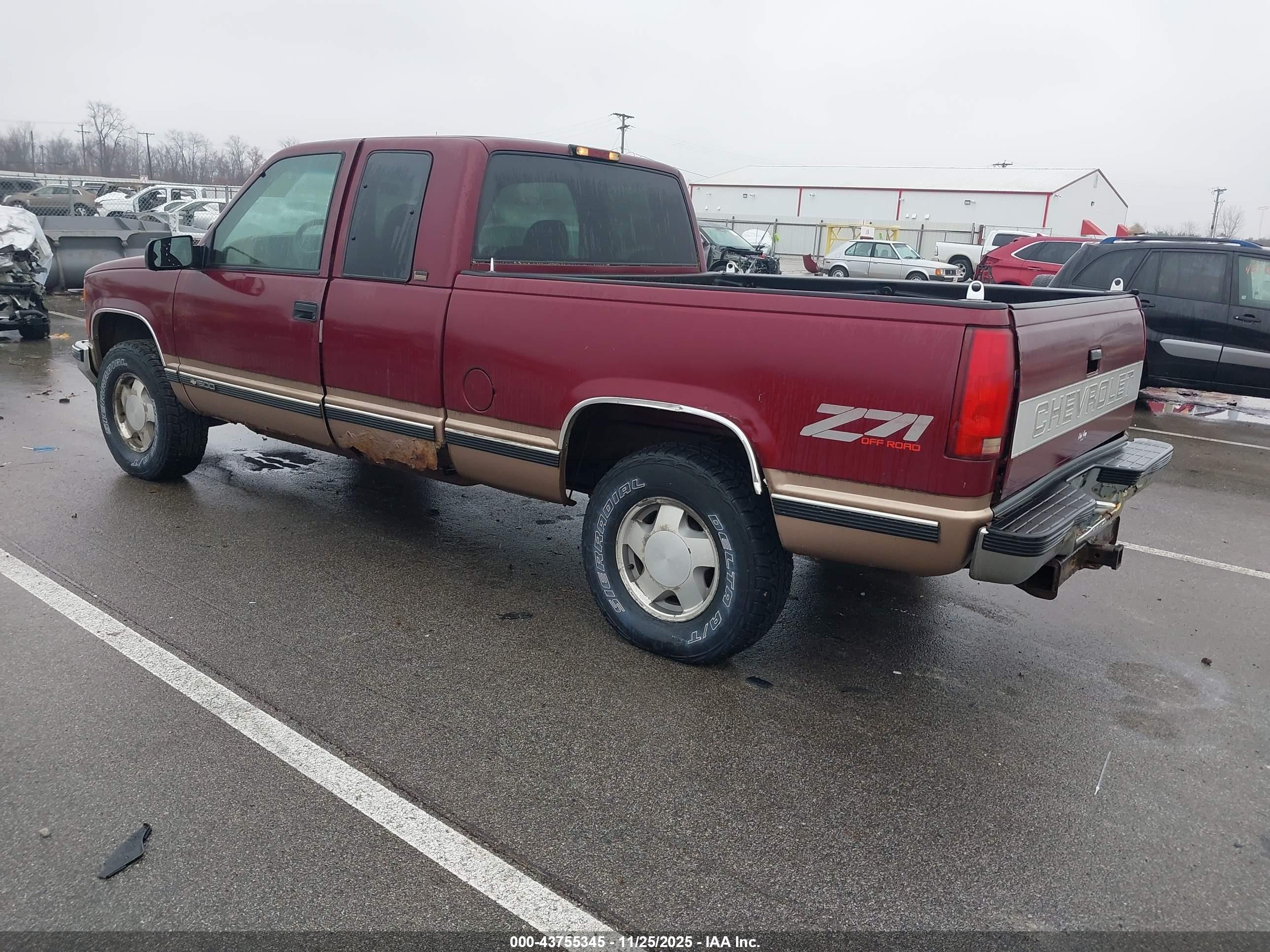 CHEVROLET GMT-400 image 3