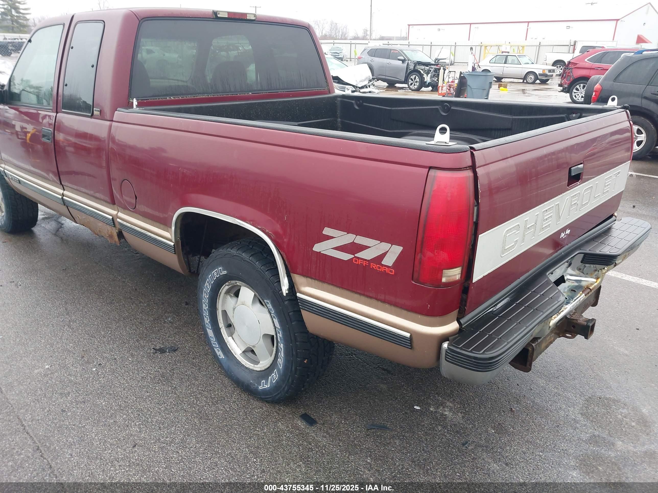 CHEVROLET GMT-400 image 6