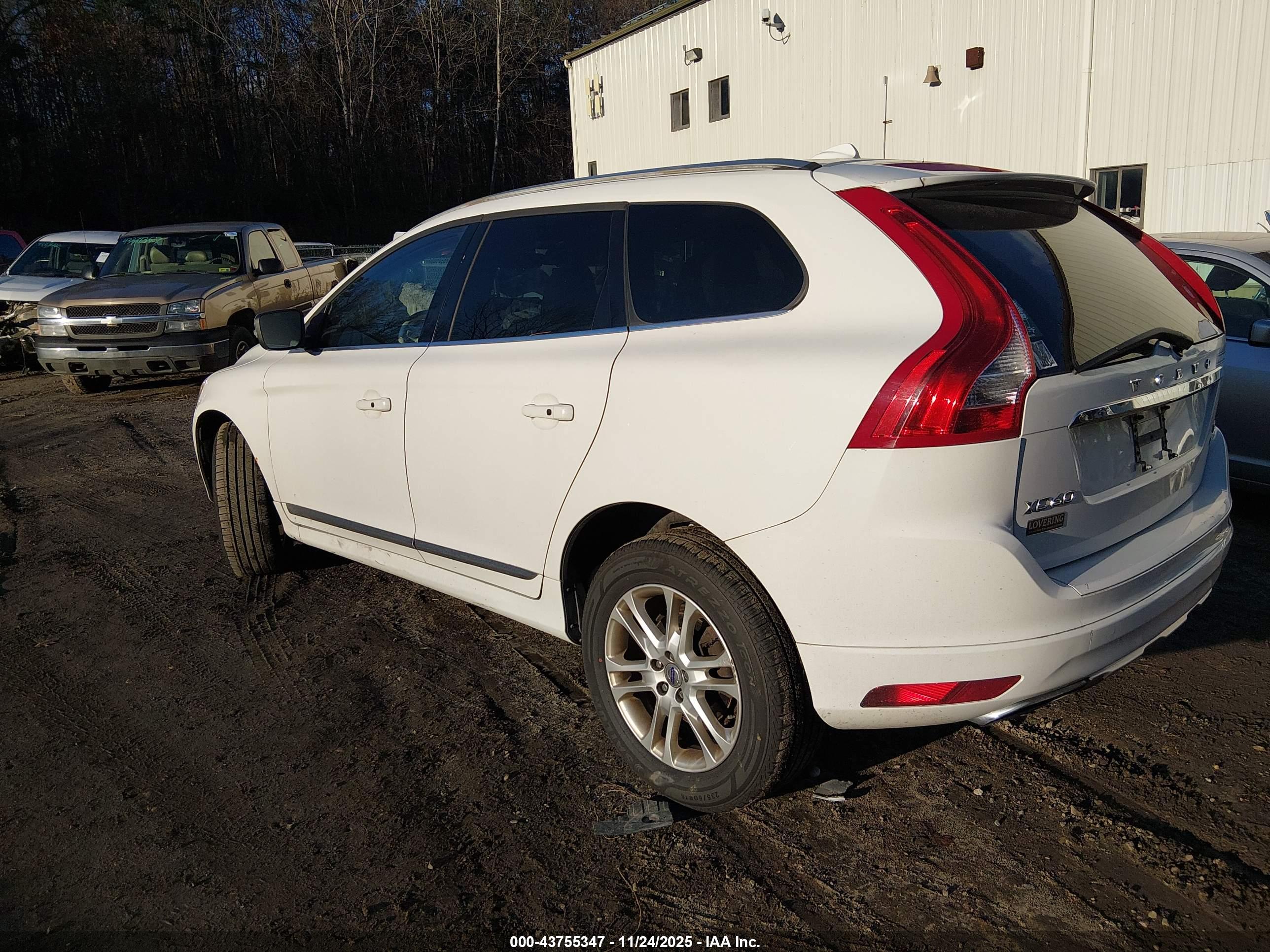VOLVO XC60 image 3