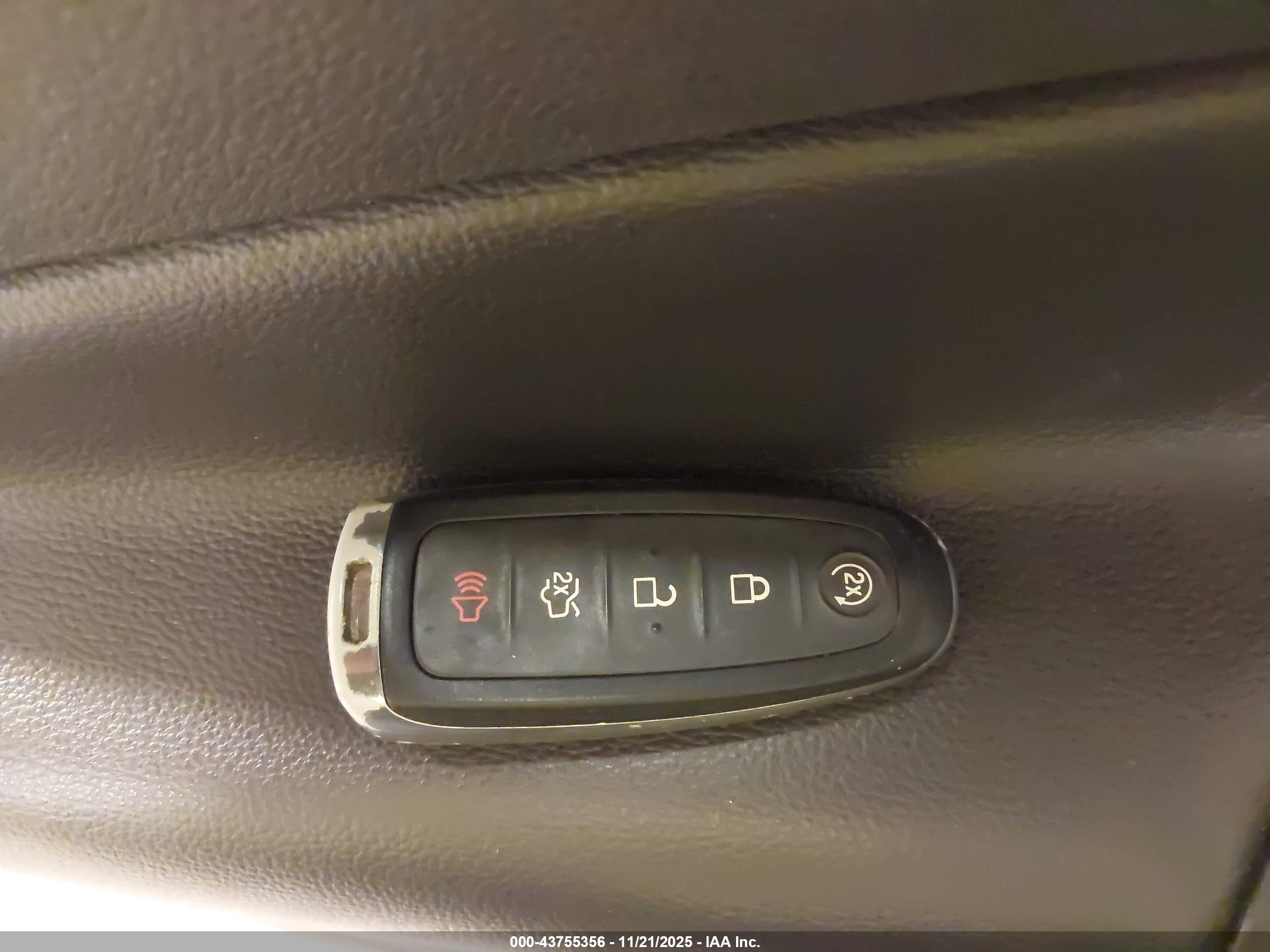 FORD ESCAPE image 11