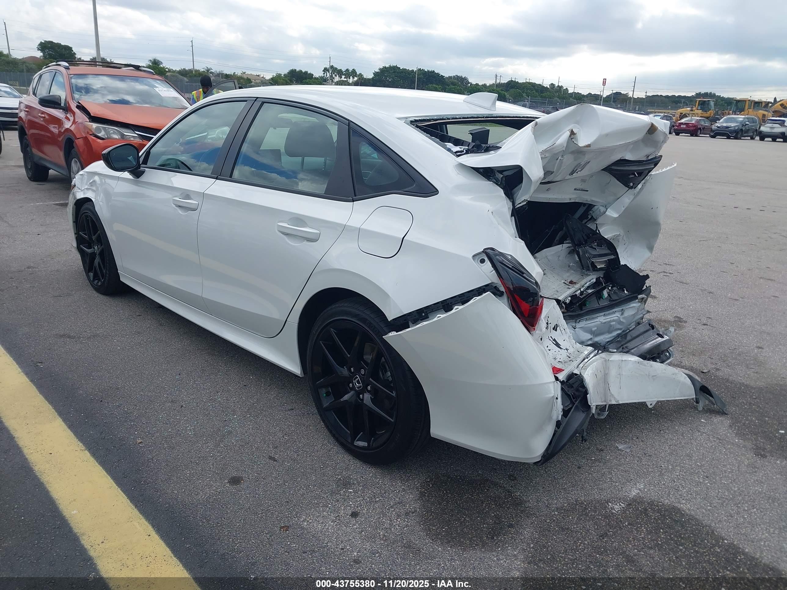 HONDA CIVIC image 3
