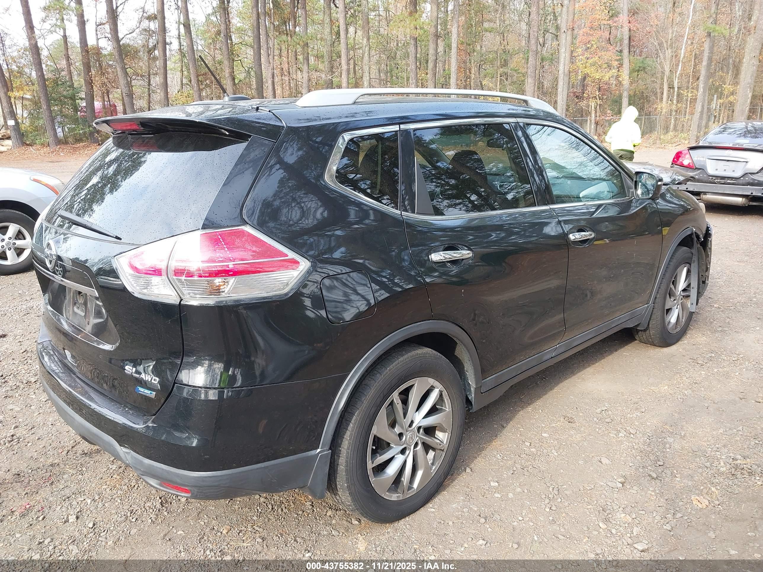 NISSAN ROGUE image 4