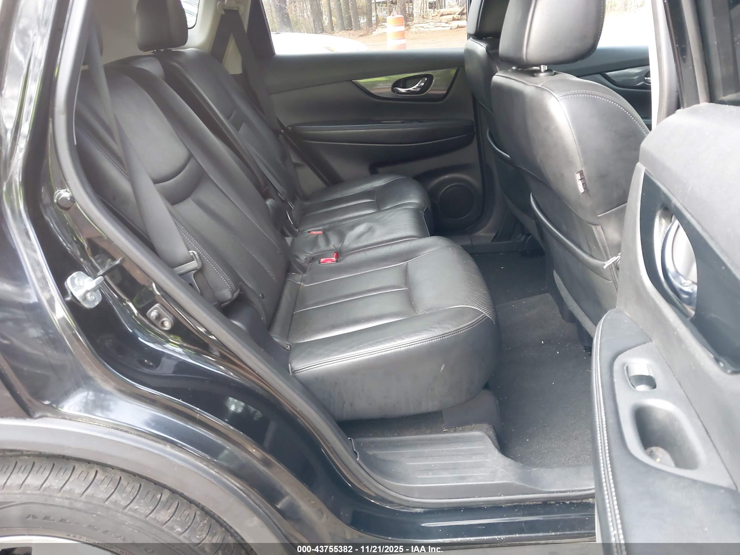 NISSAN ROGUE image 8