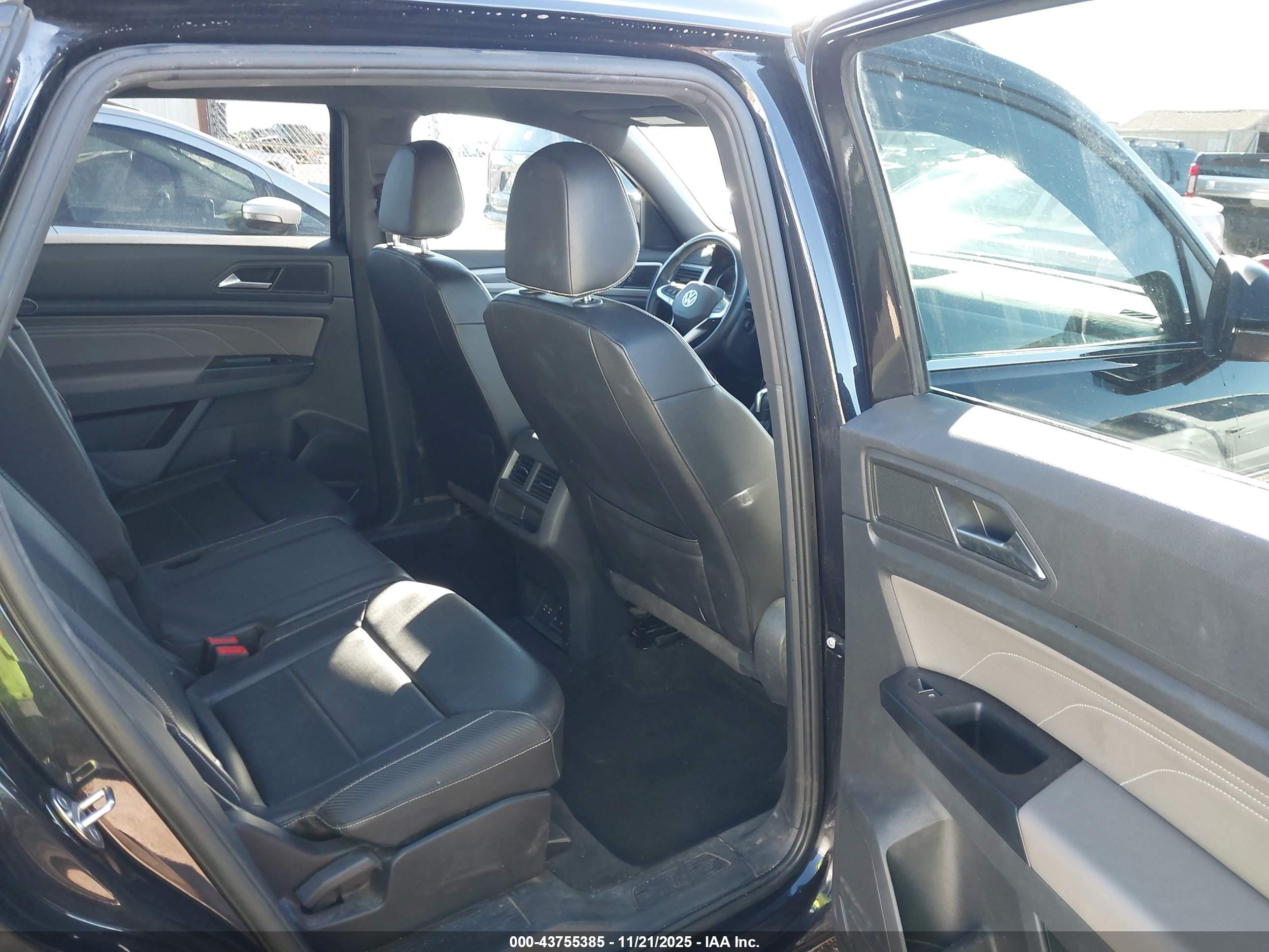 VOLKSWAGEN ATLAS image 8