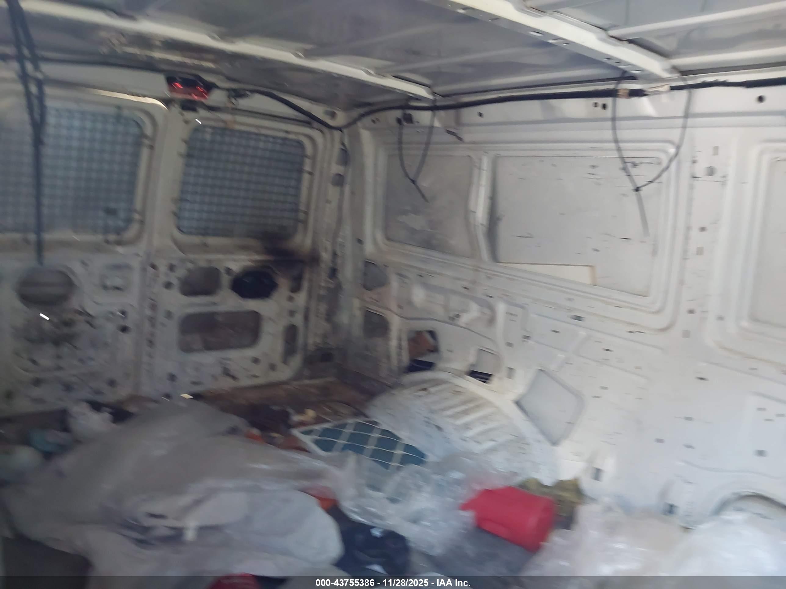 FORD E-150 image 8