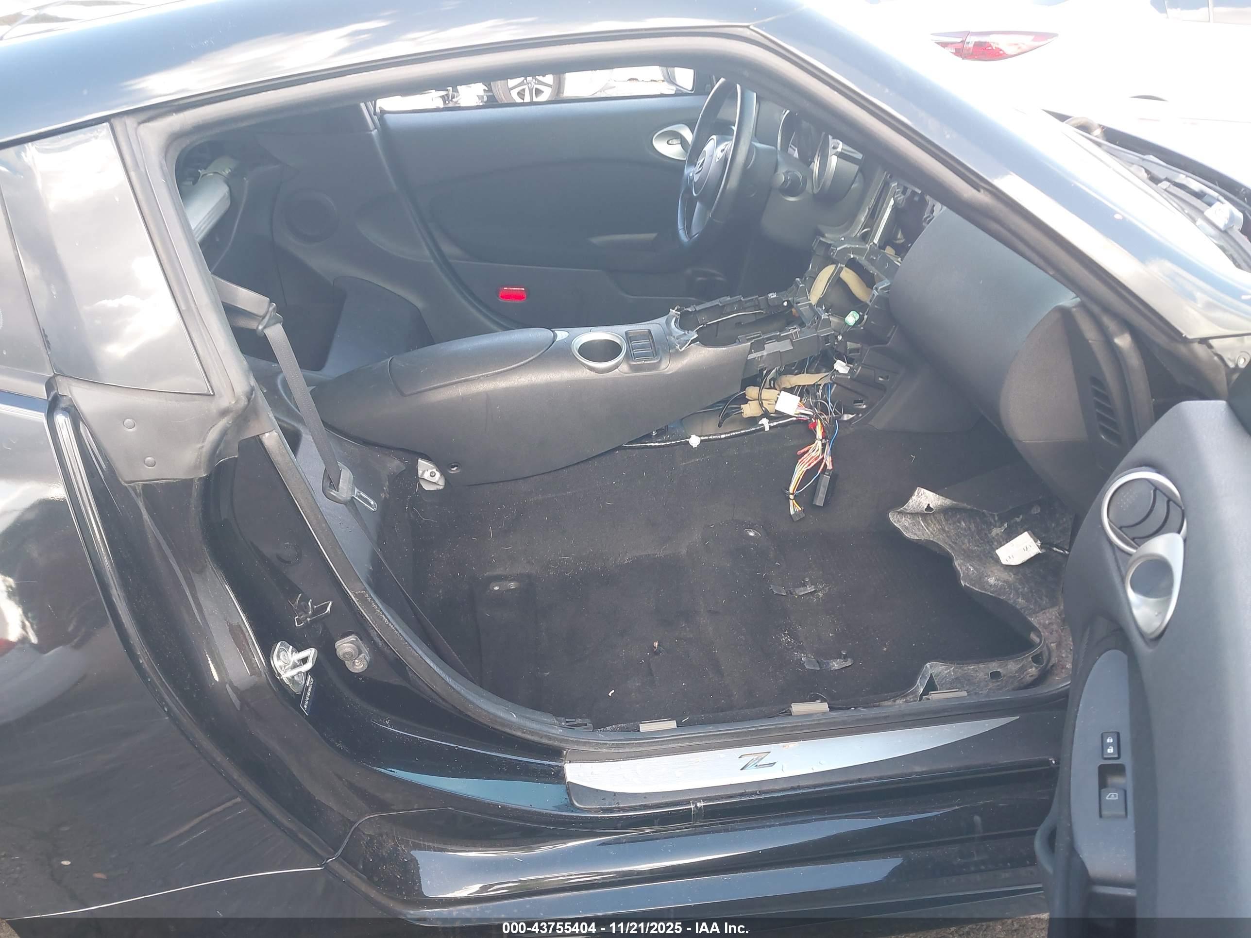 NISSAN 370Z image 5