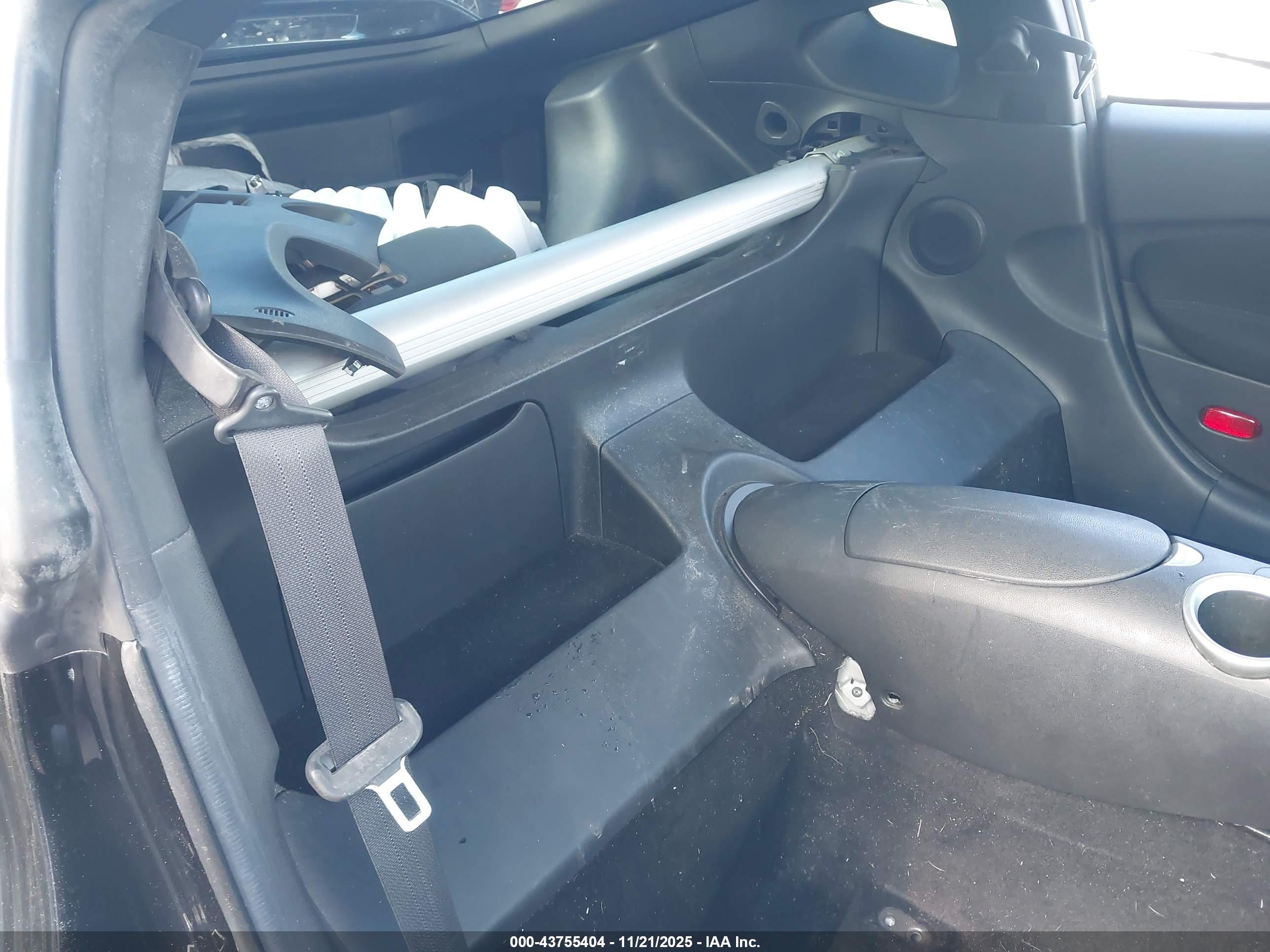 NISSAN 370Z image 8